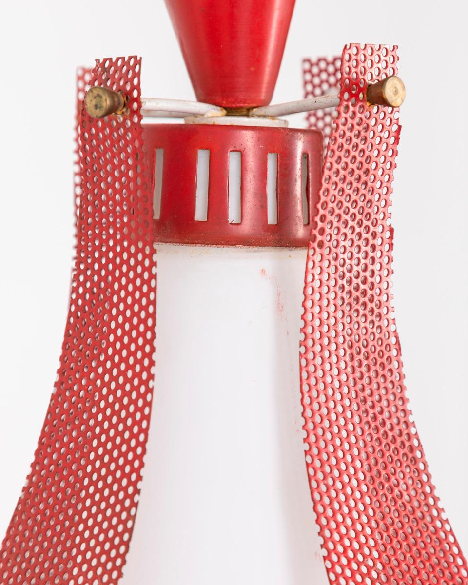 Lampe suspendue en verre et métal des années 70, design italien en vente 1