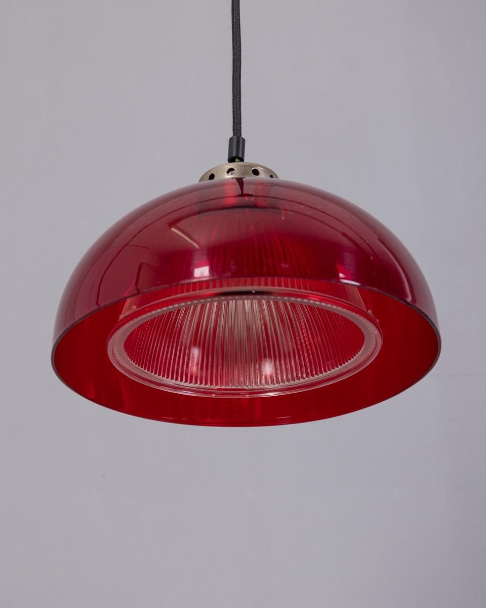 Mid-Century Modern Lampe à sospensione vintage anni '80 en plexiglass rosso, design Italiano en vente