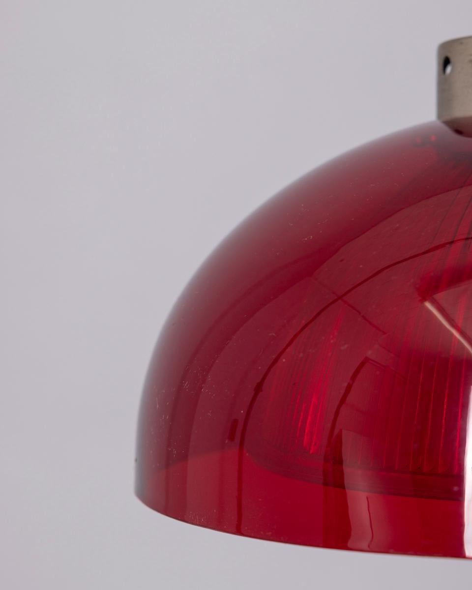 italien Lampe à sospensione vintage anni '80 en plexiglass rosso, design Italiano en vente