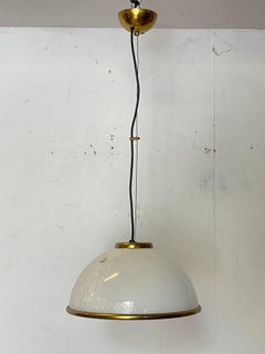 Suspension vintage en verre opalin et laiton, « OroBianco », années 70