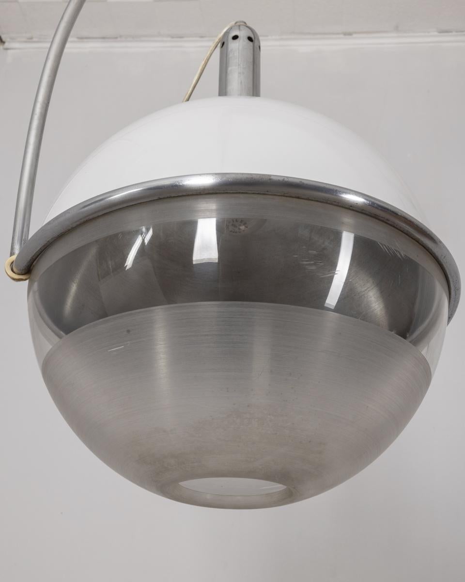 Italian Lampe à arc vintage des années 70 modèle focus conçu par Fabio Lenci pour Guzzini en vente
