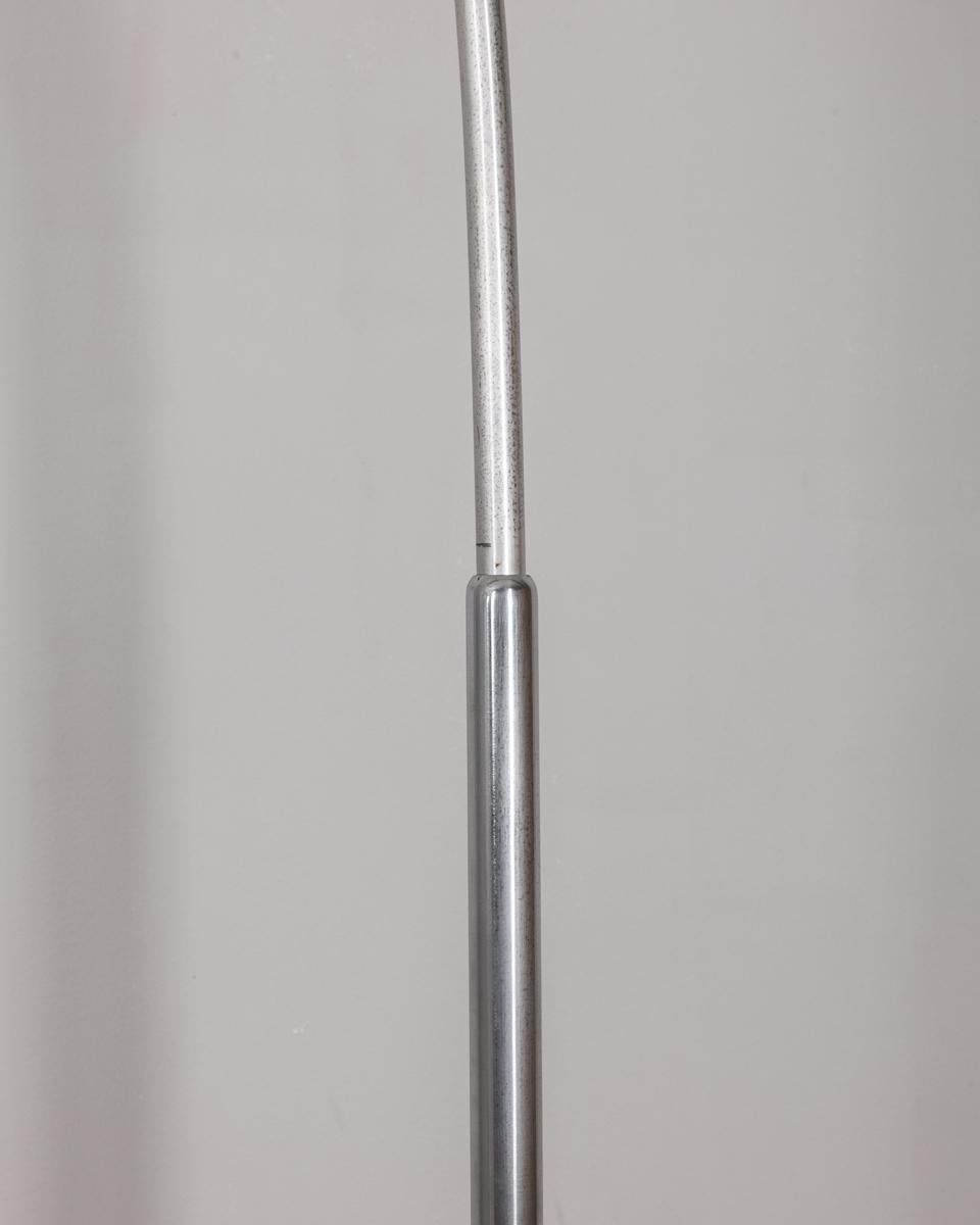 Métal Lampe à arc vintage des années 70 modèle focus conçu par Fabio Lenci pour Guzzini en vente