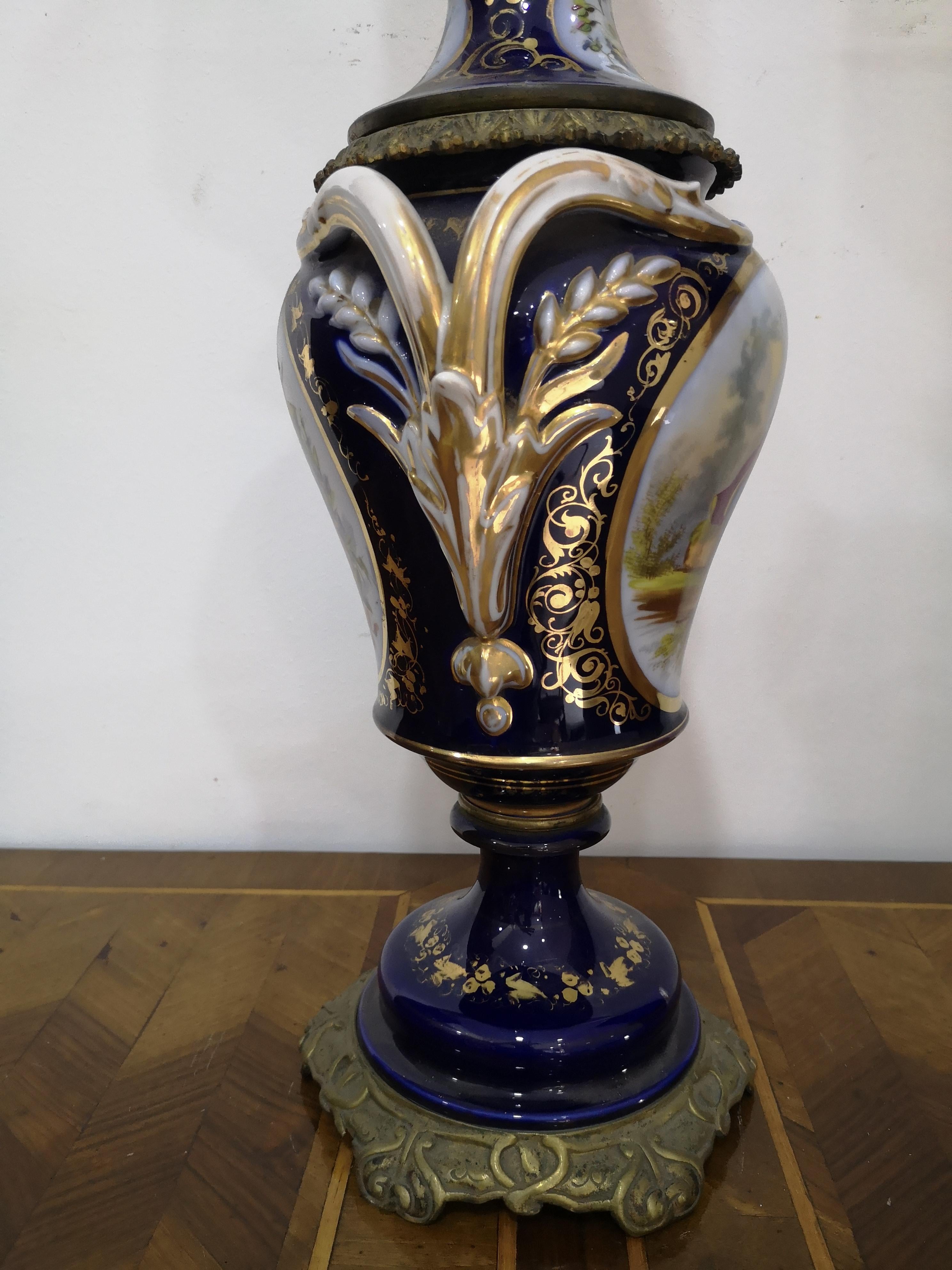 Sèvres porcelain oil lamp, mid-19th century For Sale 5