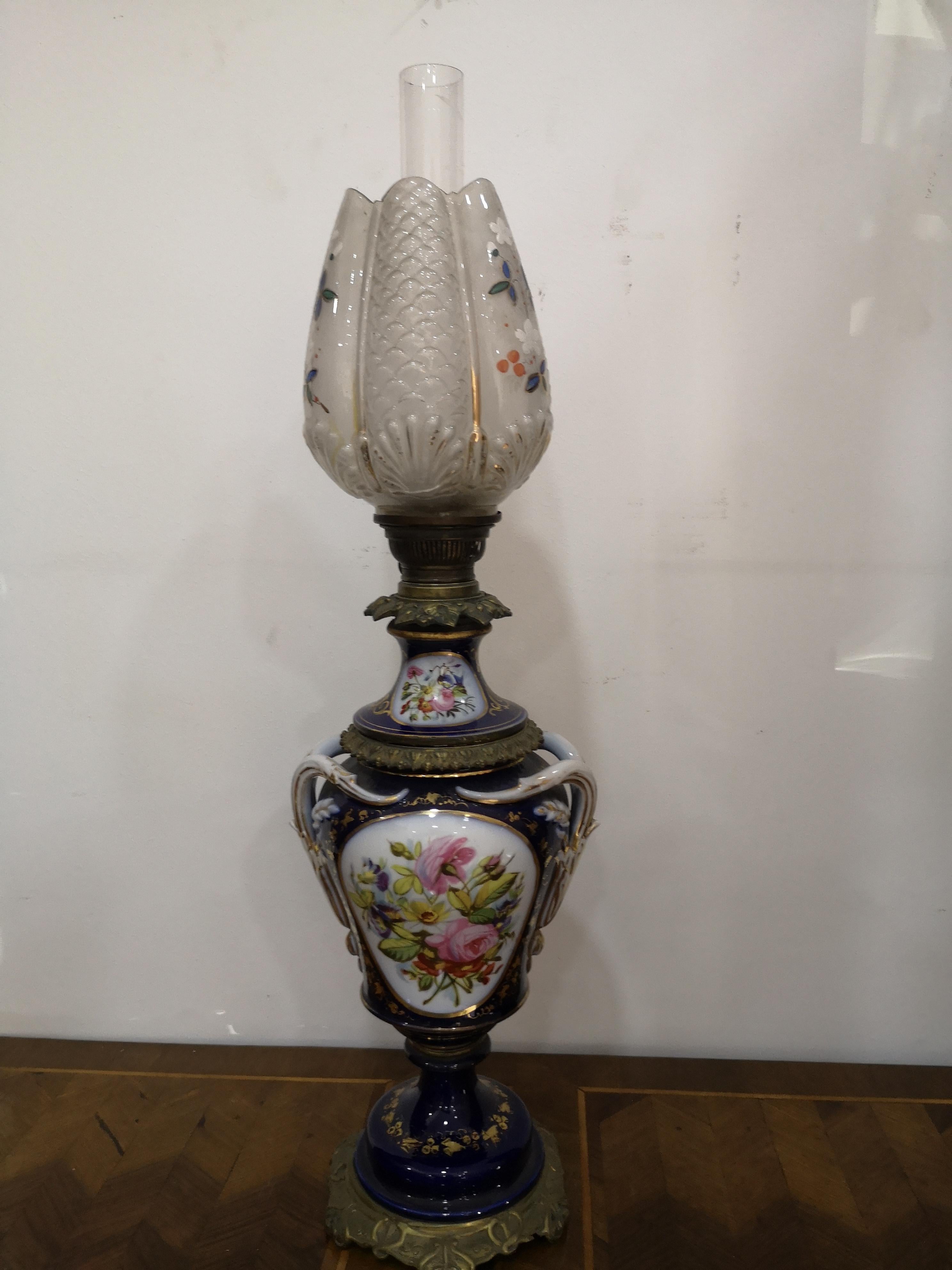 Sèvres porcelain oil lamp, mid-19th century For Sale 7