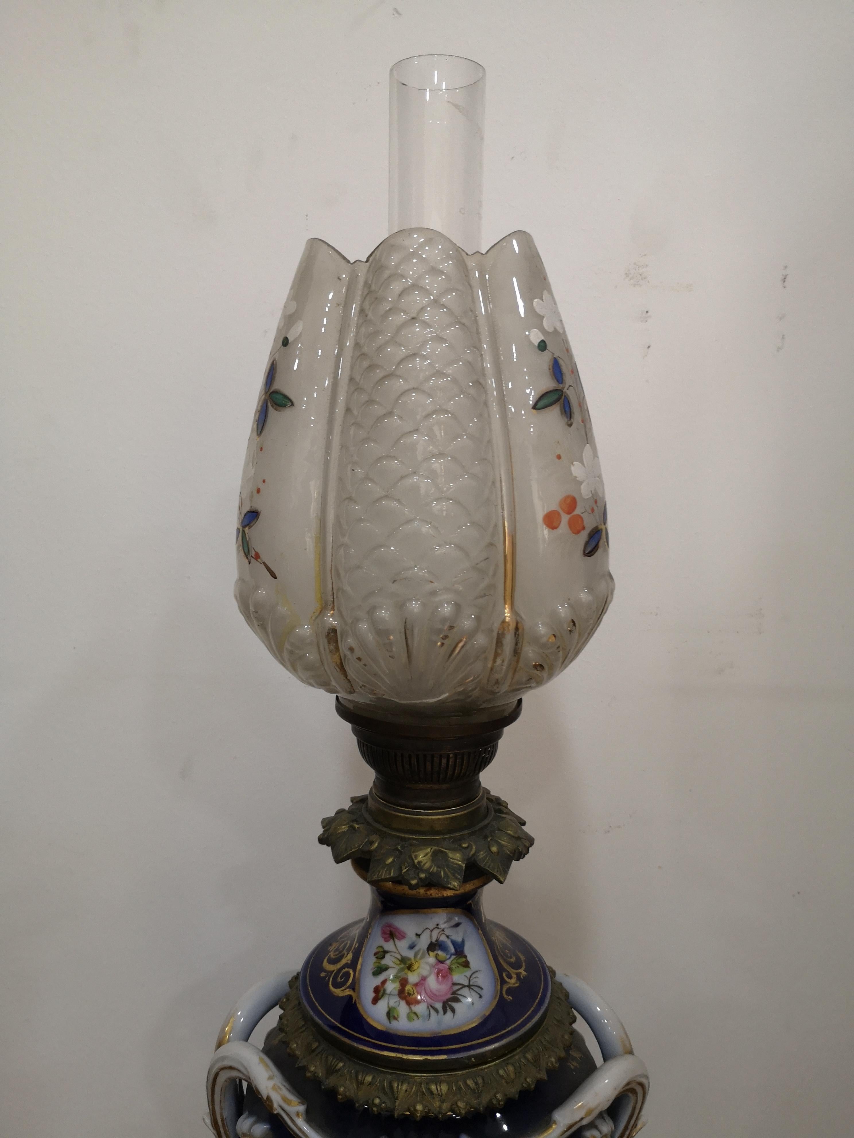 Sèvres porcelain oil lamp, mid-19th century For Sale 9