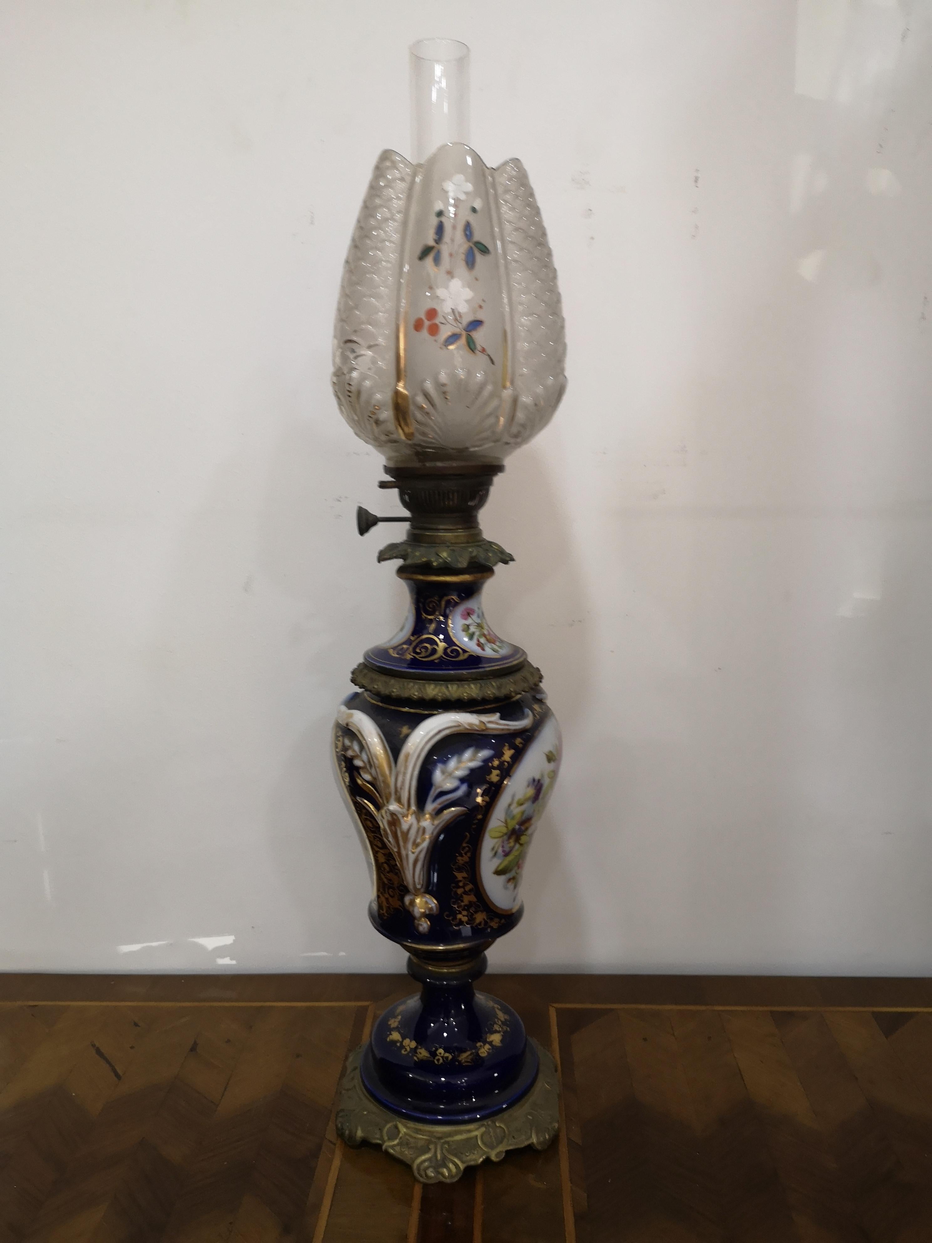 Sèvres porcelain oil lamp, mid-19th century For Sale 10