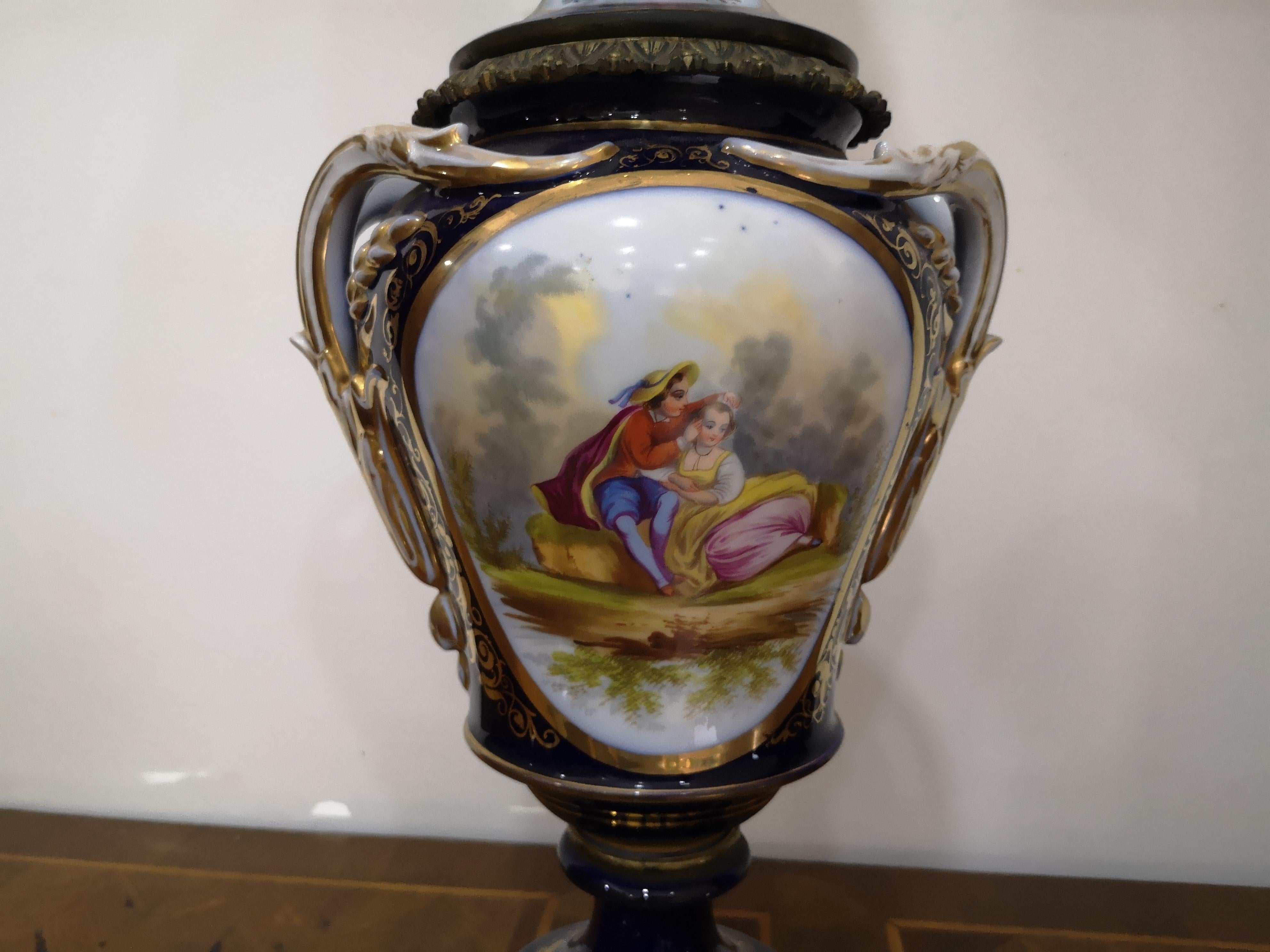 19th Century Sèvres porcelain oil lamp, mid-19th century For Sale