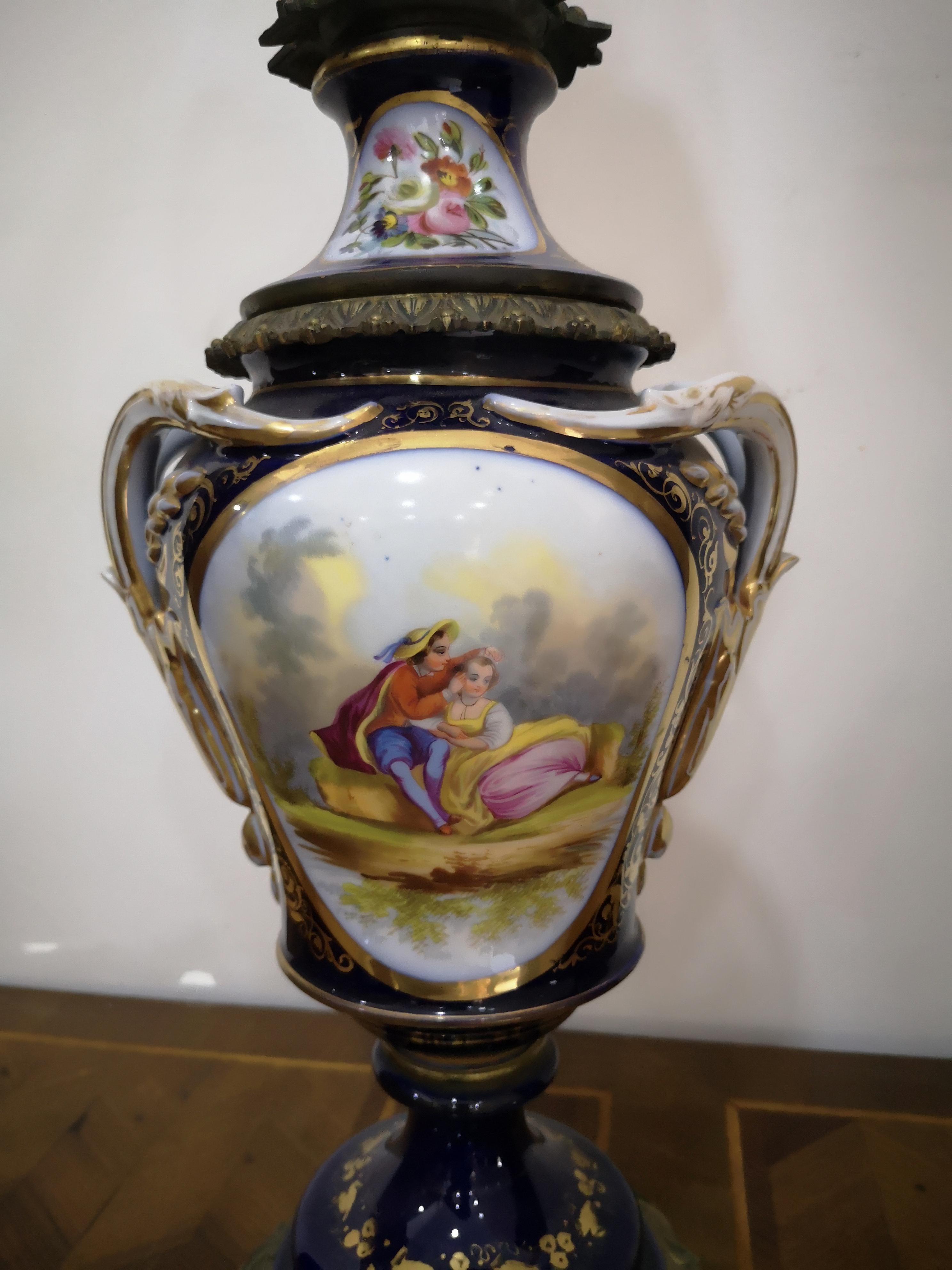 Sèvres porcelain oil lamp, mid-19th century For Sale 3