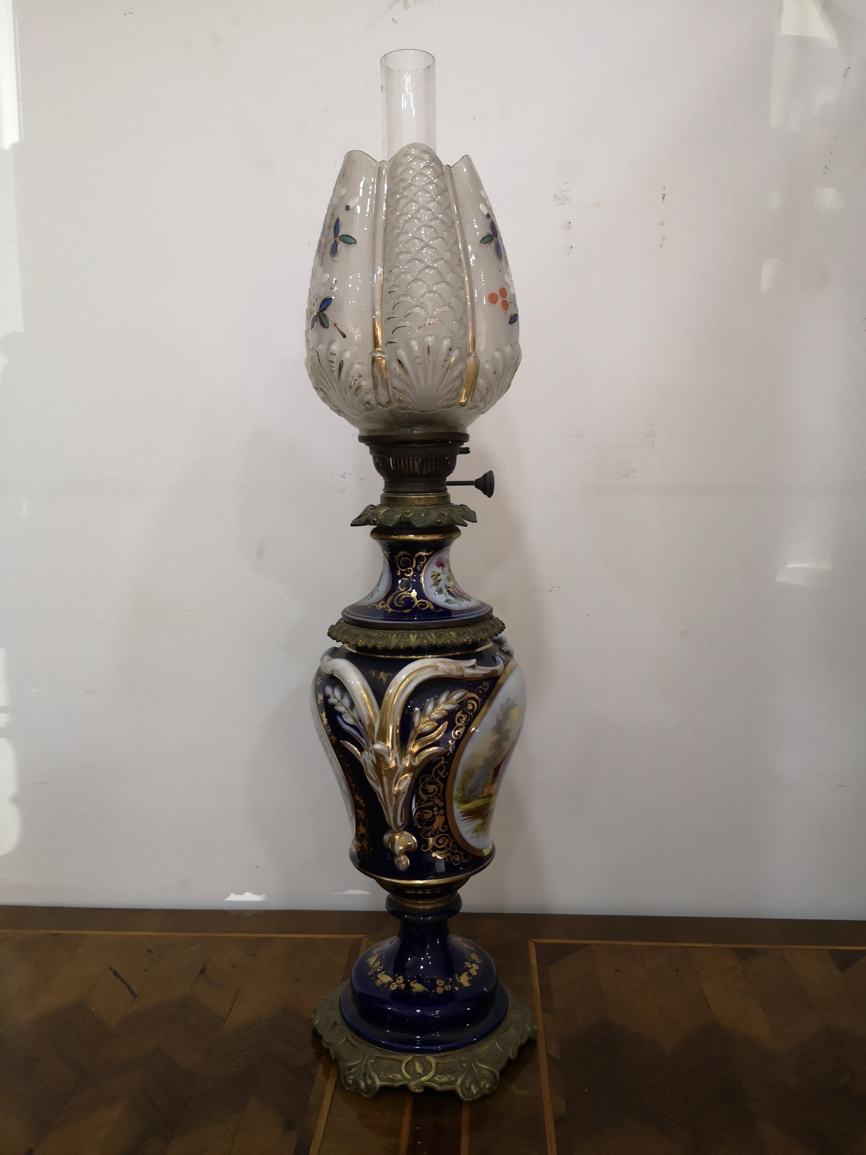 Sèvres porcelain oil lamp, mid-19th century For Sale 4