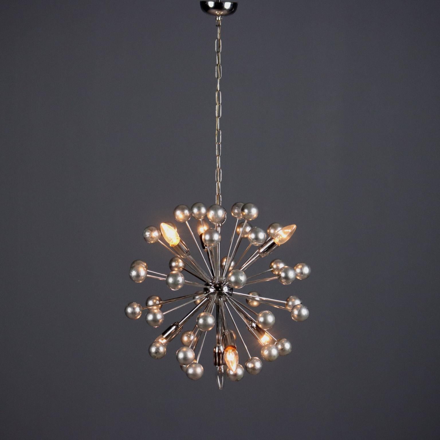 Vintage hanging lamp made of metal and chrome-plated plastic material. 7 lights E 14