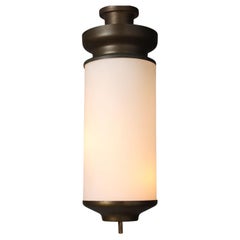 Lampada Anni 60 Produzione Lumi in ottone e vetro opalino