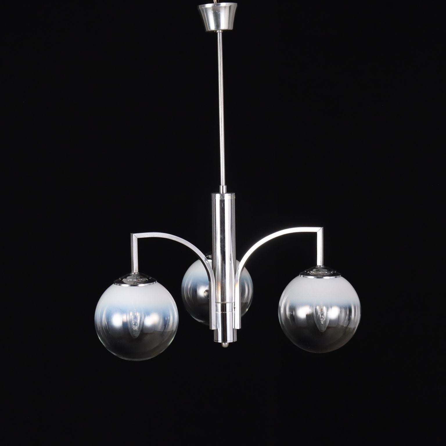Chrome metal ceiling lamp with glass diffusers.