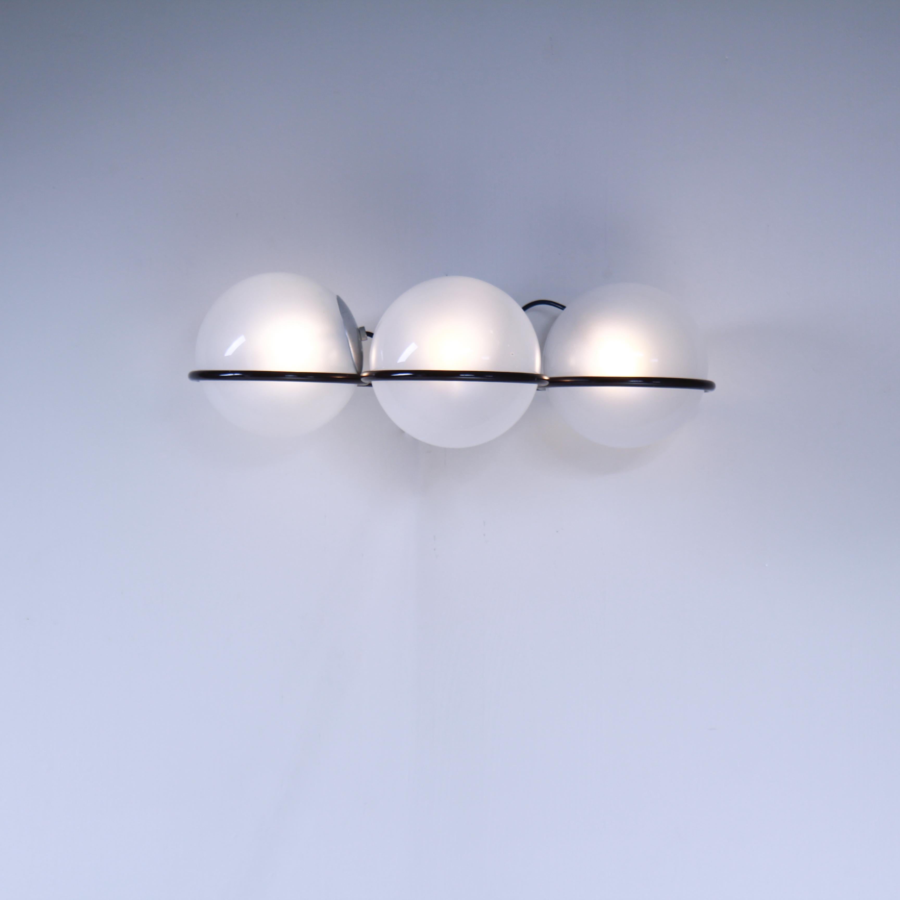 Lampada applique 3 sfere Gino Sarfatti per Arteluce, 1960 (Moderne) im Angebot