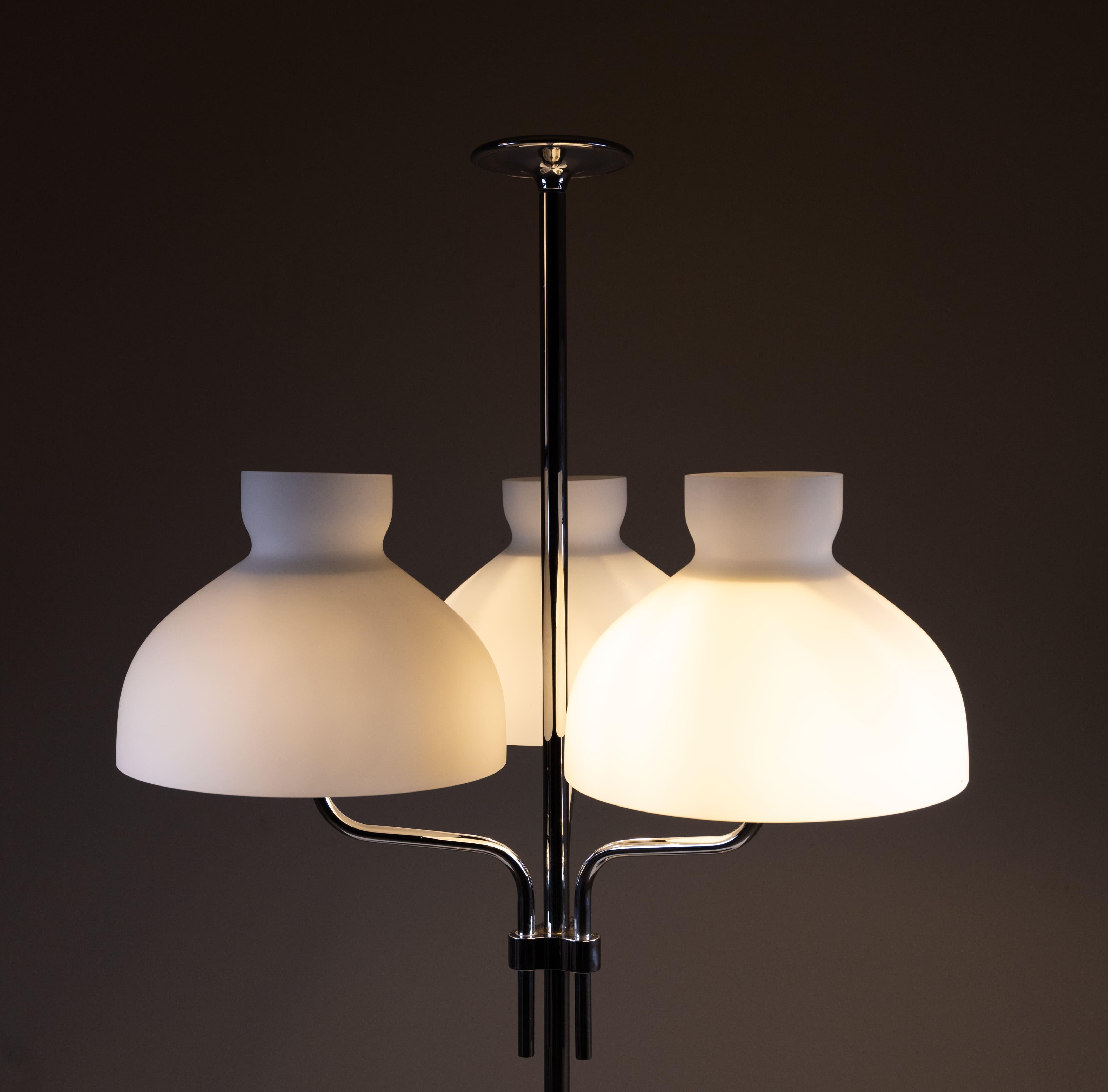 Lámpara Arenzano Tre Fiamme,  Ignazio Gardella, 1960 en Bueno estado para la venta en Milano, Lombardia