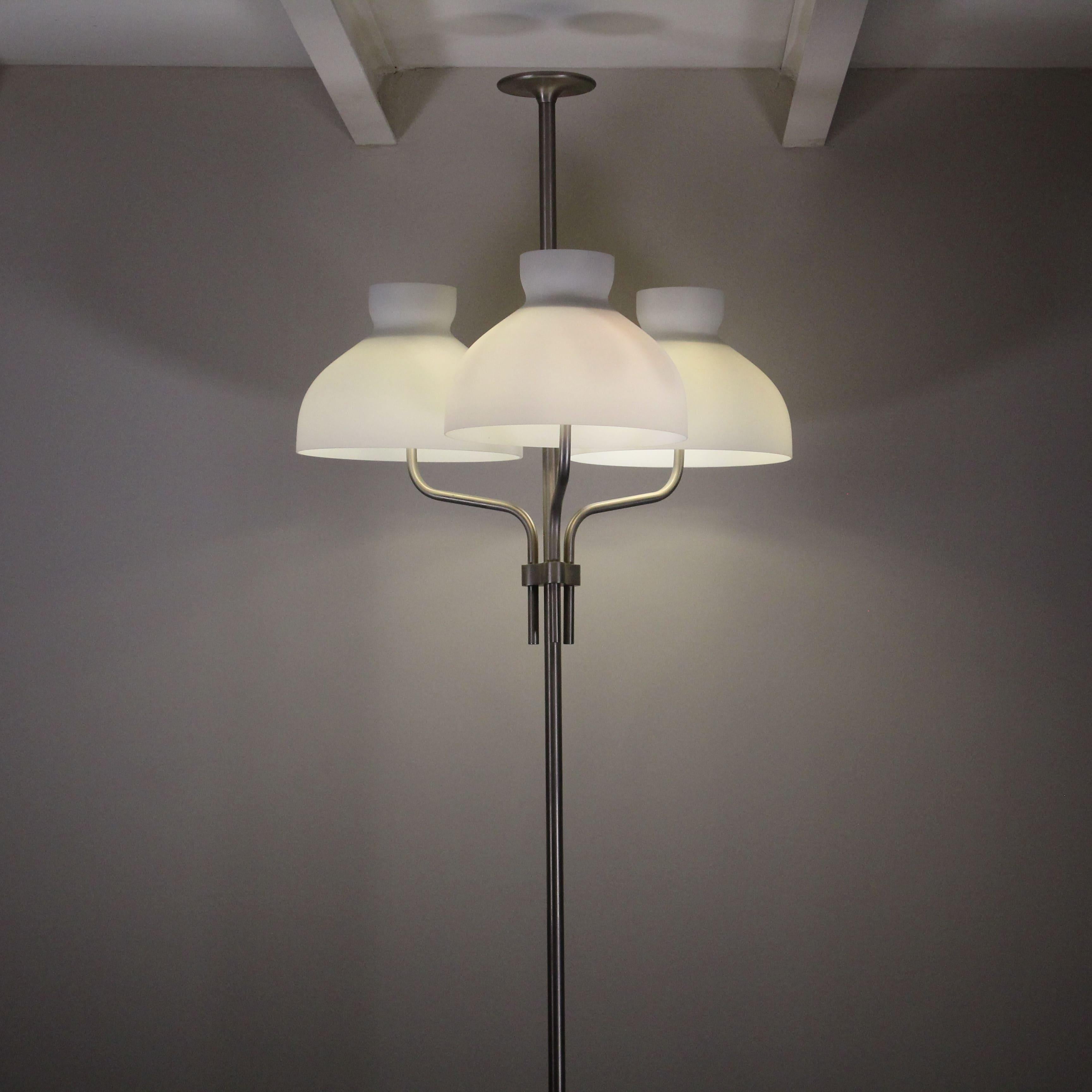 Lampada Arenzano Tre Fiamme, Ignazio Gardella, Azucena, Edizione Limitata in vendita 6