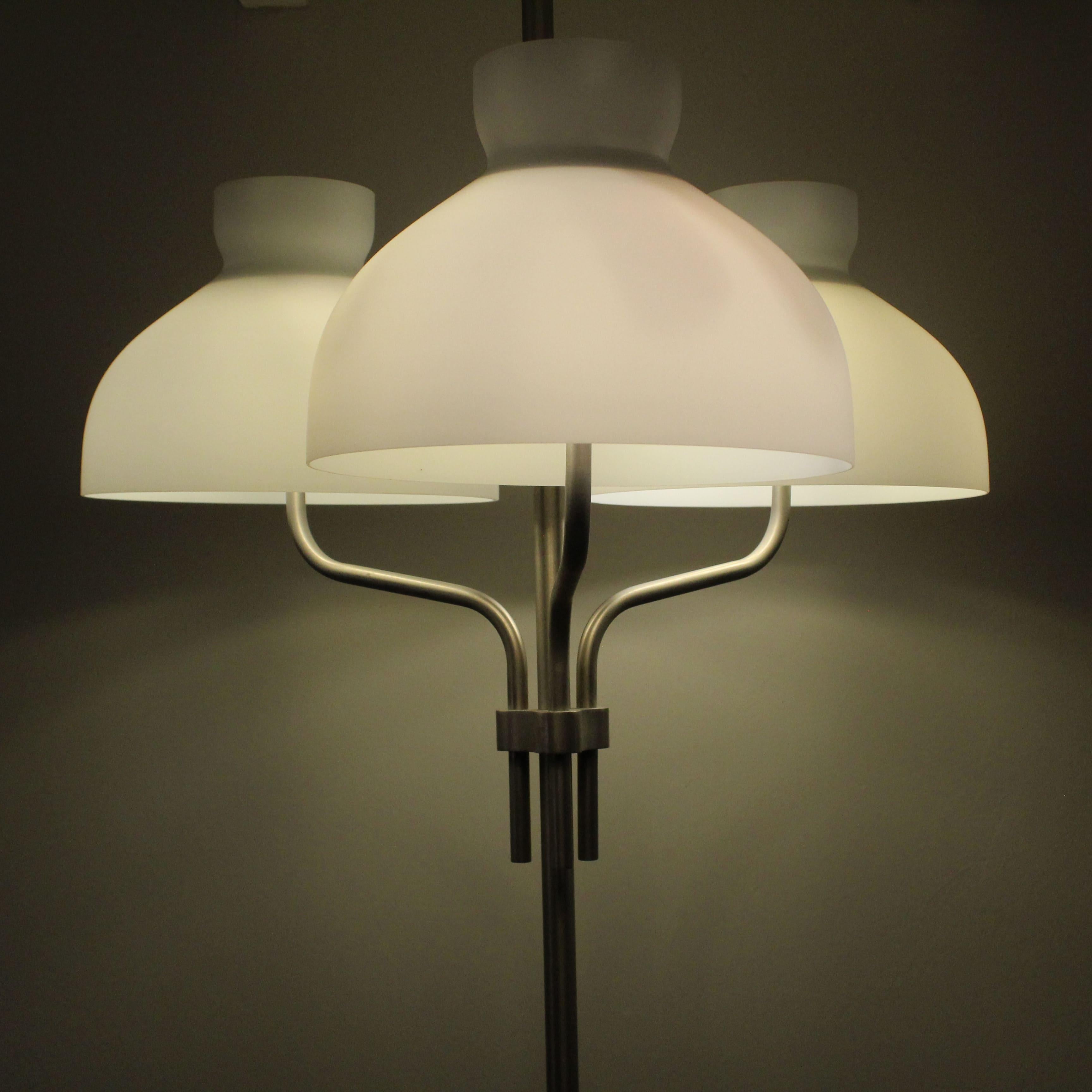 Mid-20th Century Lampada Arenzano Tre Fiamme, Ignazio Gardella, Azucena, Edizione Limitata in vendita