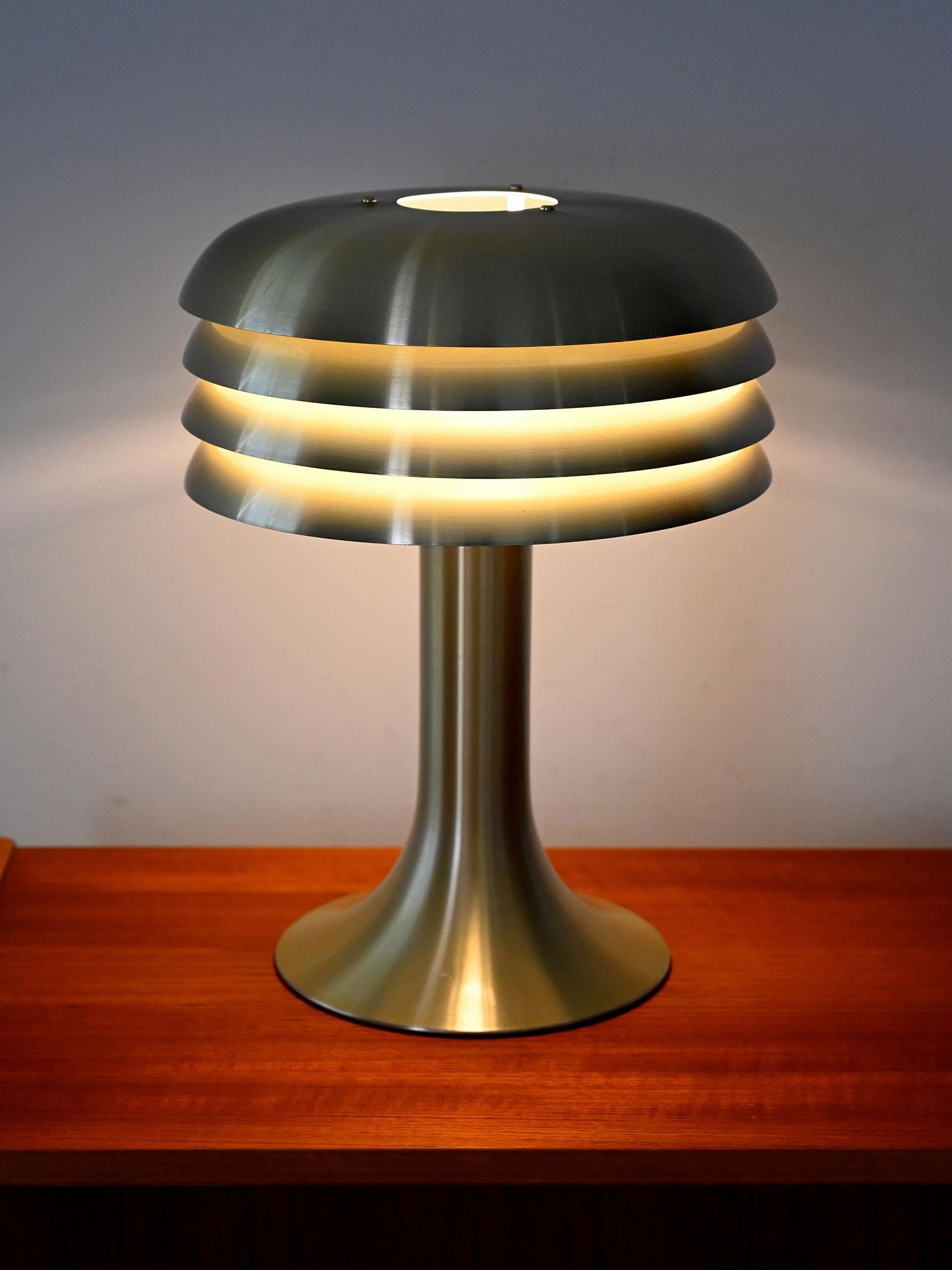 Scandinavian Modern Lampada BN-26 di Hans-Agne Jakobsson For Sale
