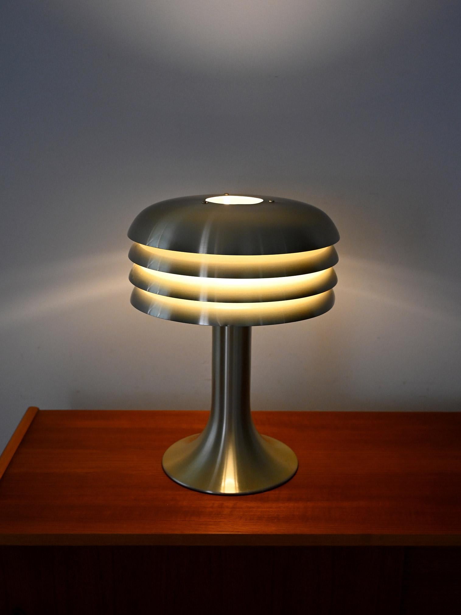 Scandinavian Modern Lampada BN-26 di Hans-Agne Jakobsson For Sale