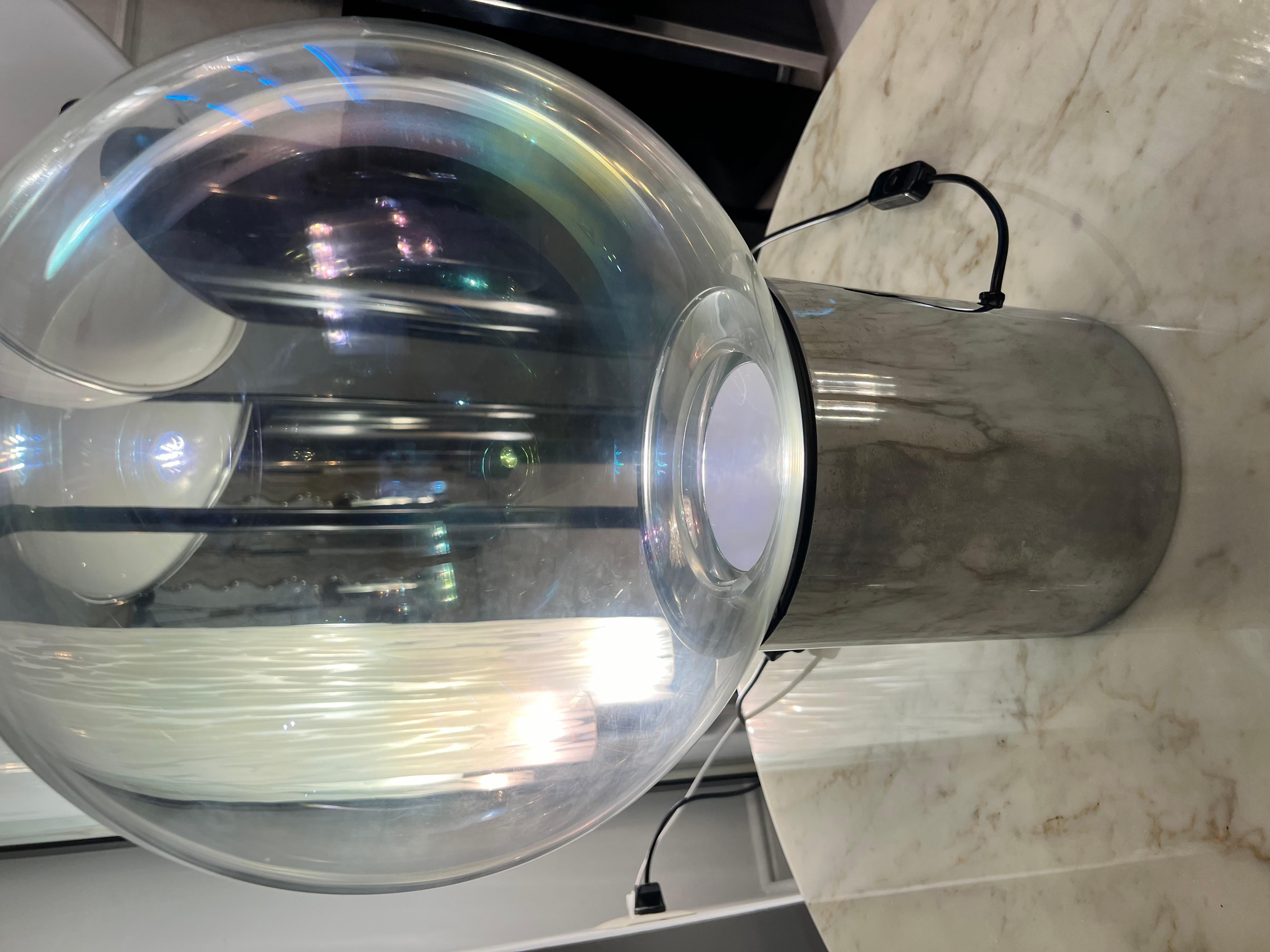 Bellissima lampada con bolla di vetro 
Vintage originale in ottime condizionj