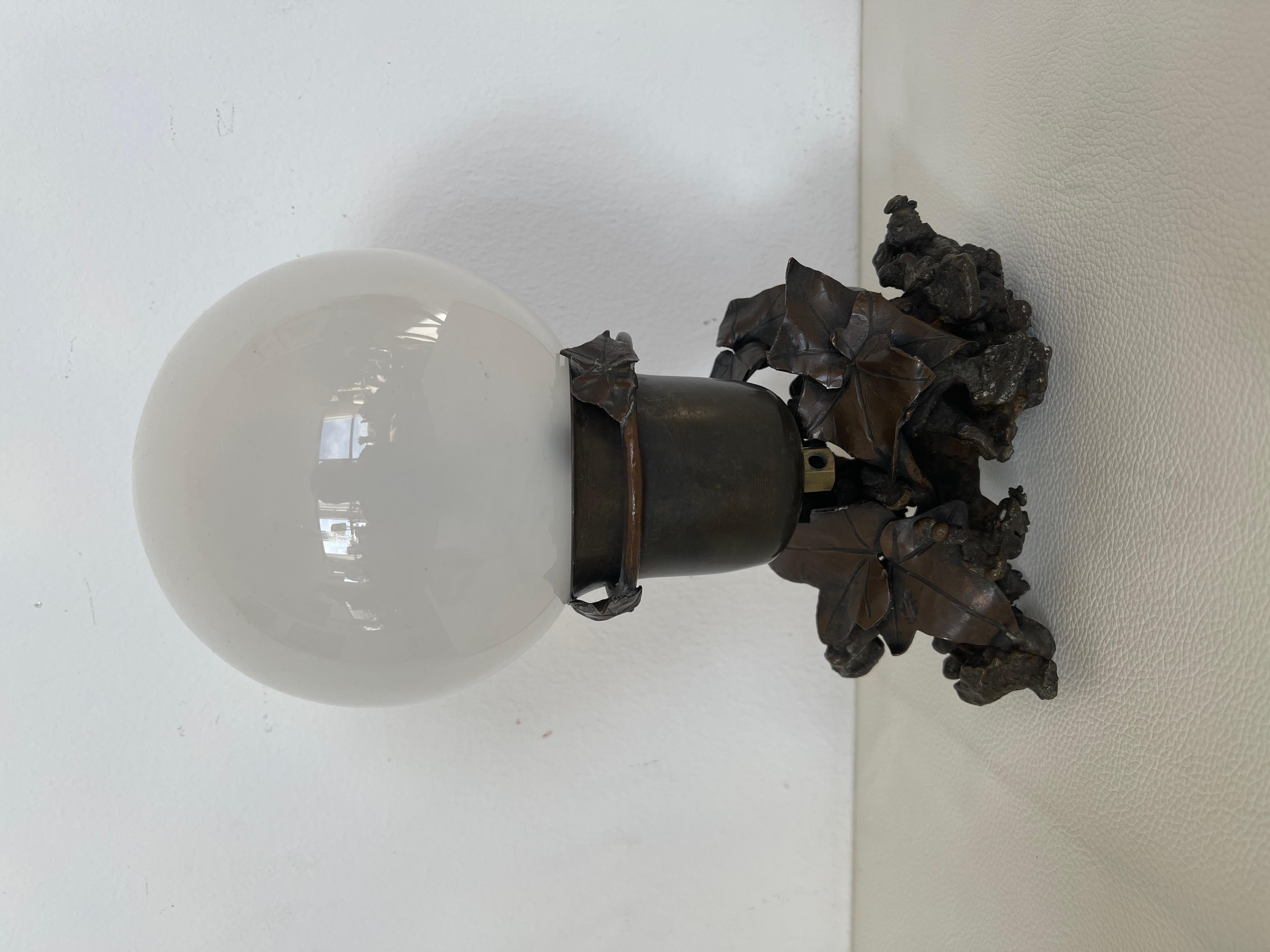 Lampada da comodino Moon in stile ArtDeco degli anni '50, italiana Hecho a mano en venta