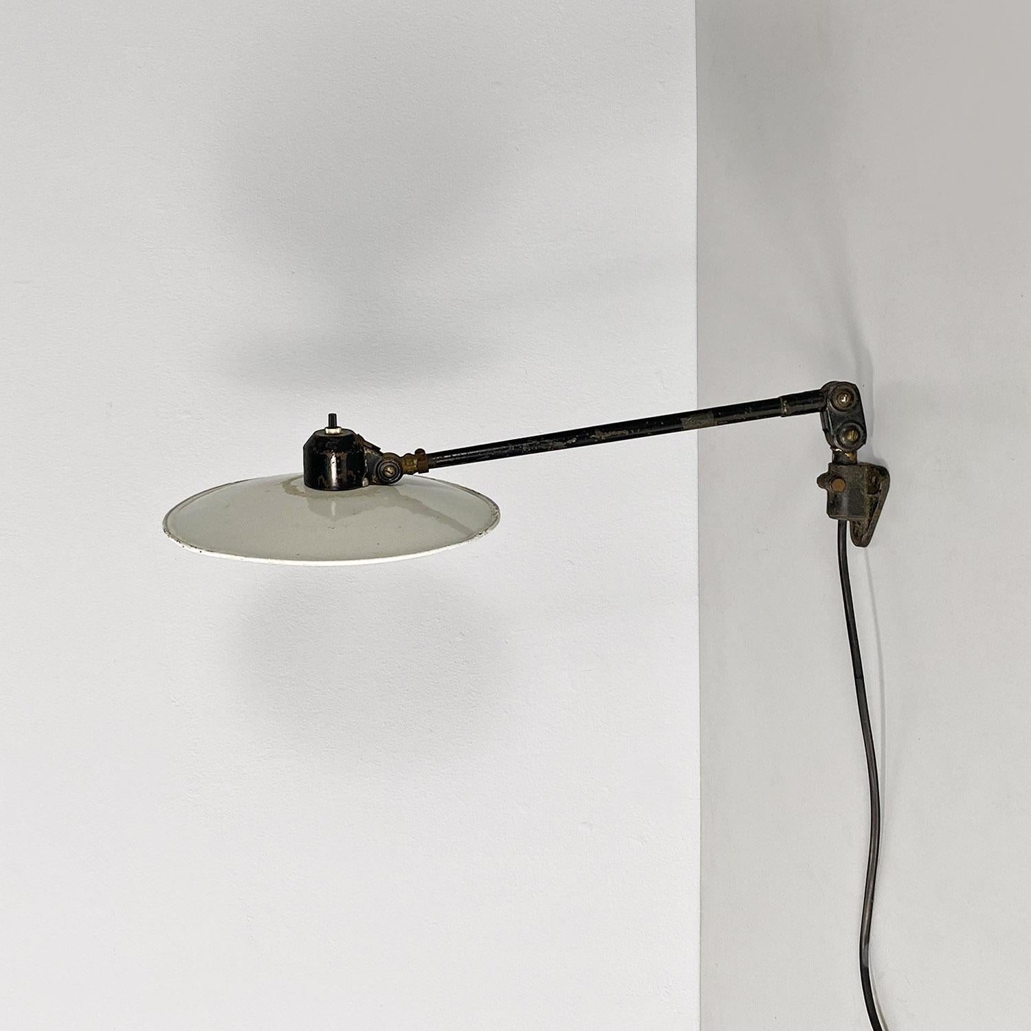 Metal Italian mid-century modern metal wall lamp with directional arm, 1960s For Sale