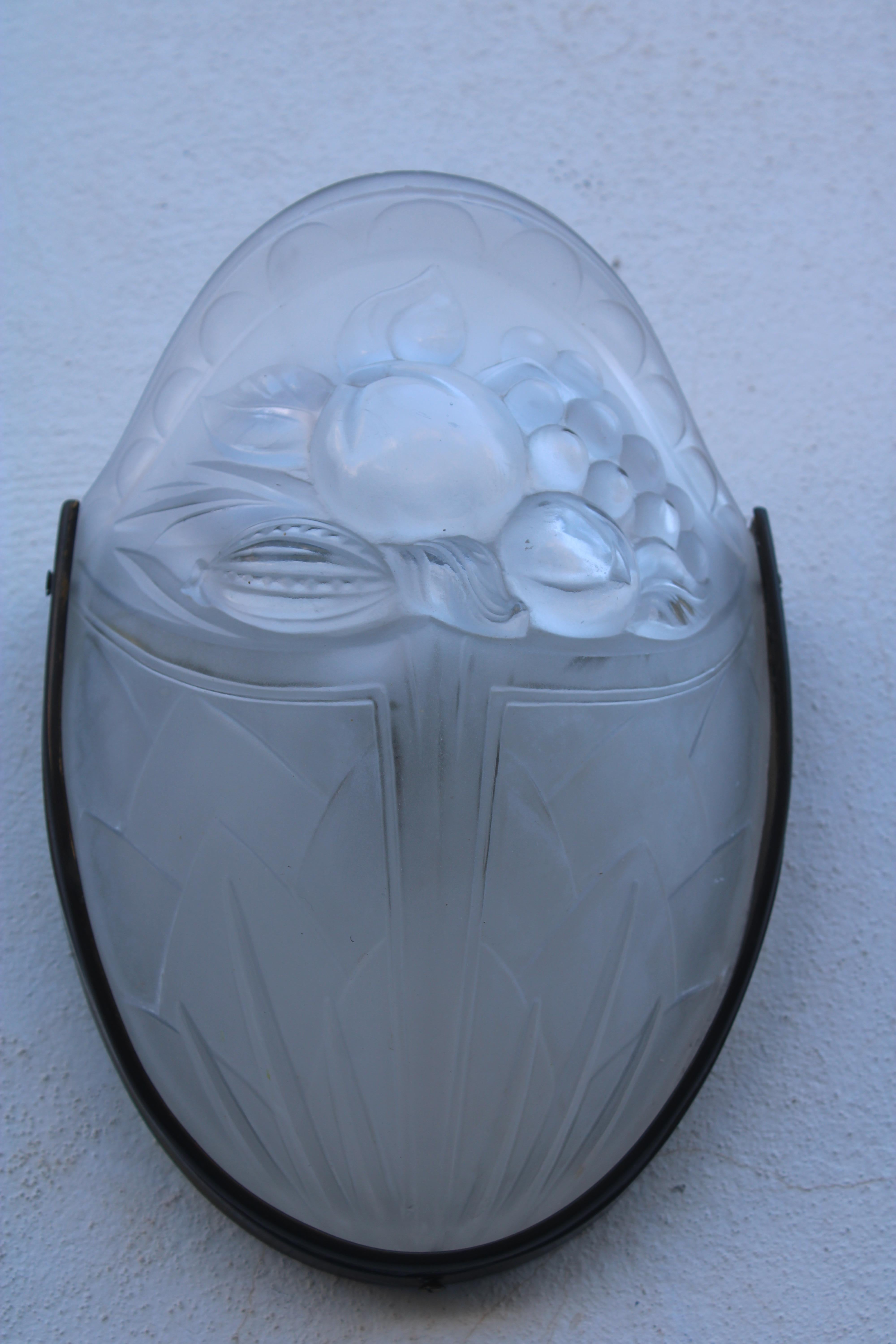 Lampada da Muro Francese Art Decò 1930 in Cristallo e Ottone Lalique stile in vendita 7