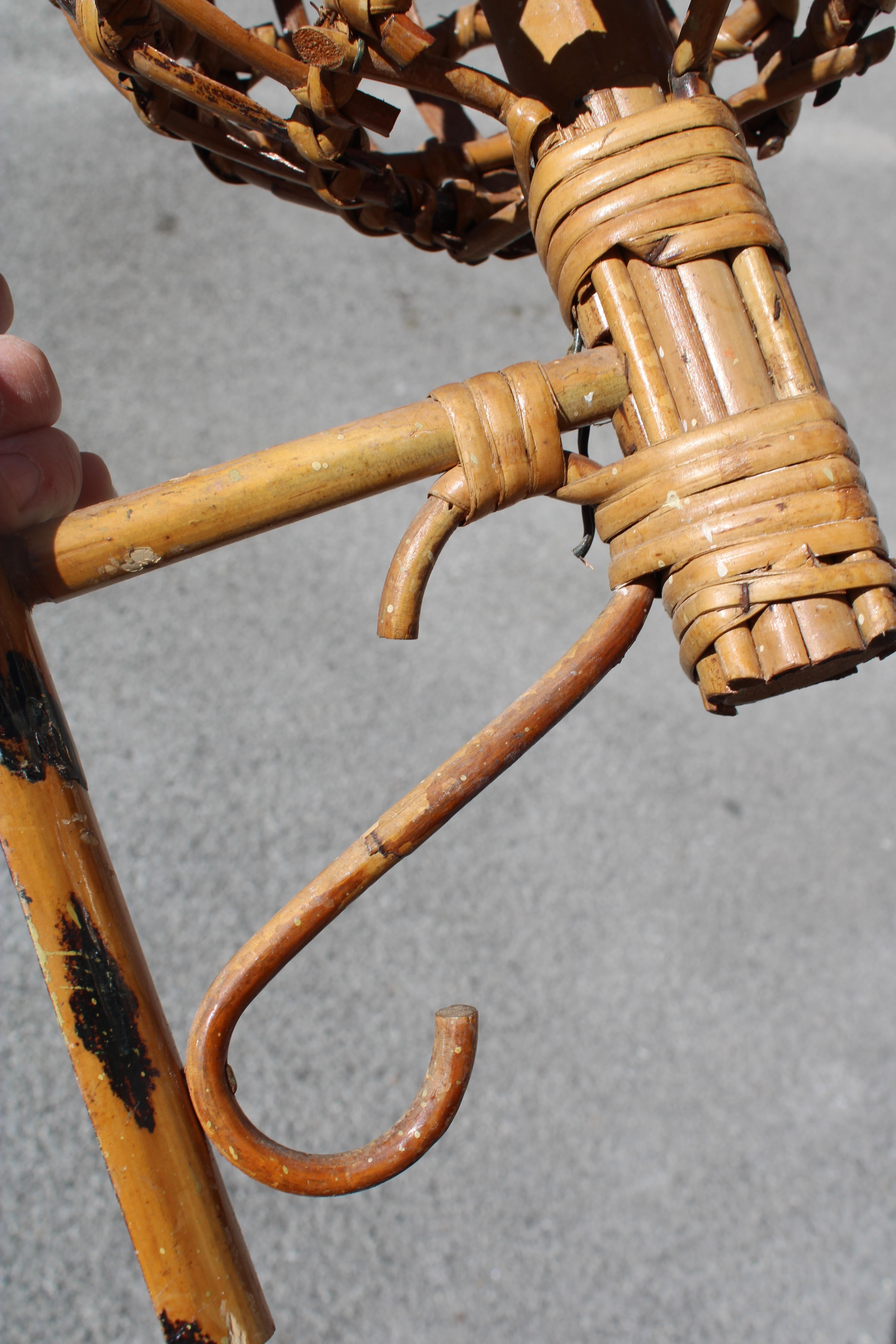 Italy Mid-century design 1950s woven bamboo wall lamp For Sale 2