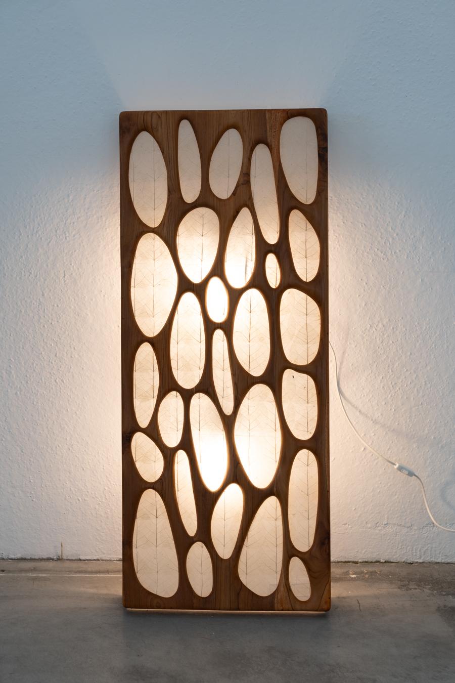 Cherry wood and rice paper wall lamp, prod. Steelline 80s For Sale 4