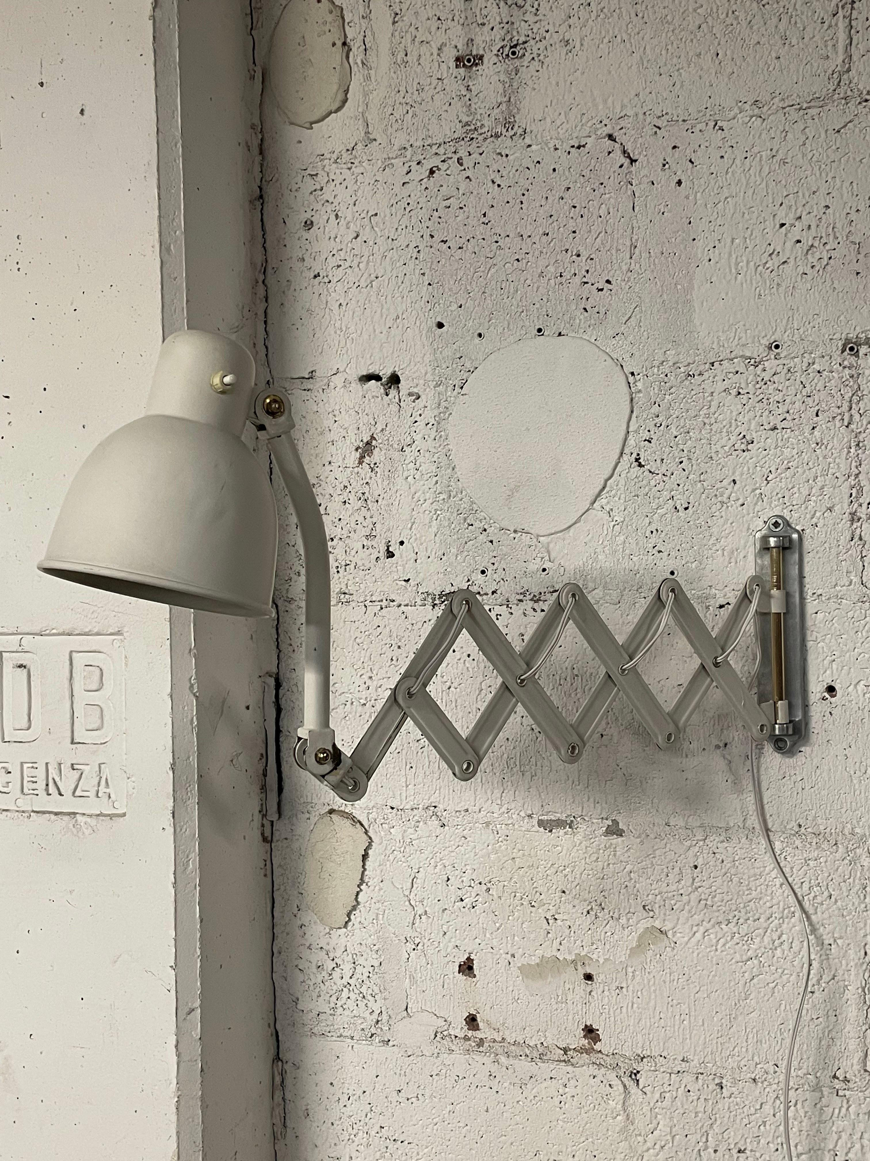 Pantograph wall lamp, 1950s For Sale 3