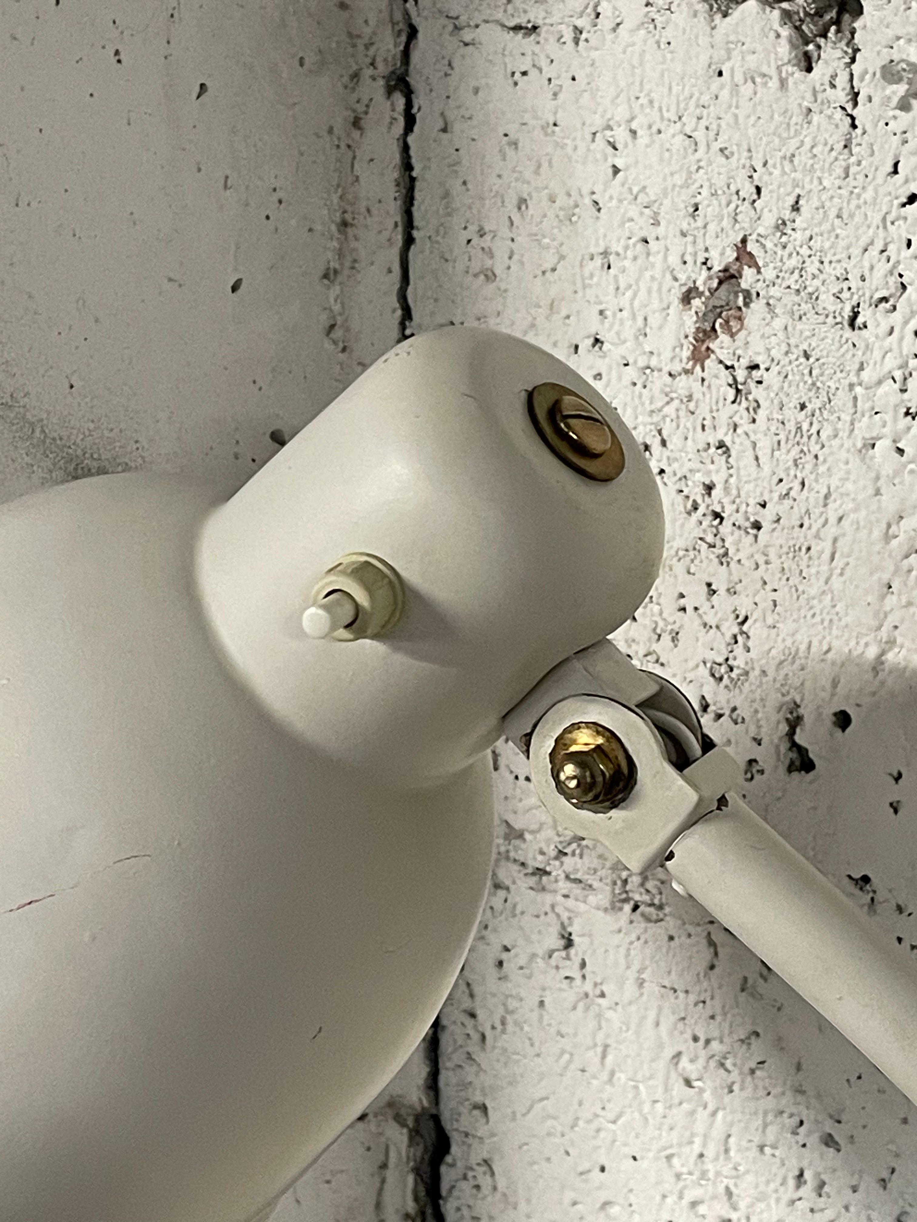 Pantograph wall lamp, 1950s In Good Condition For Sale In SAN PIETRO MOSEZZO, NO