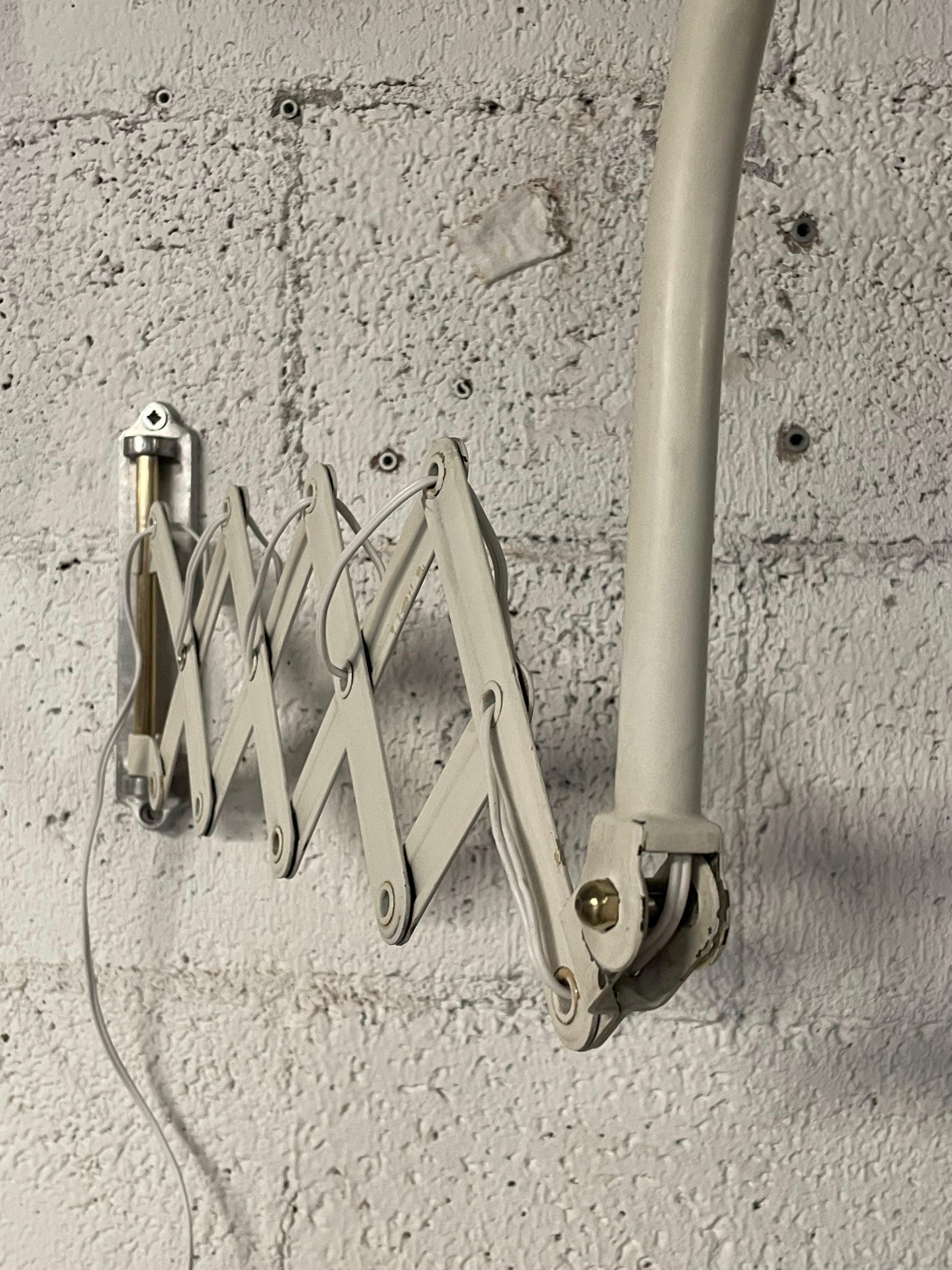 Pantograph wall lamp, 1950s For Sale 1