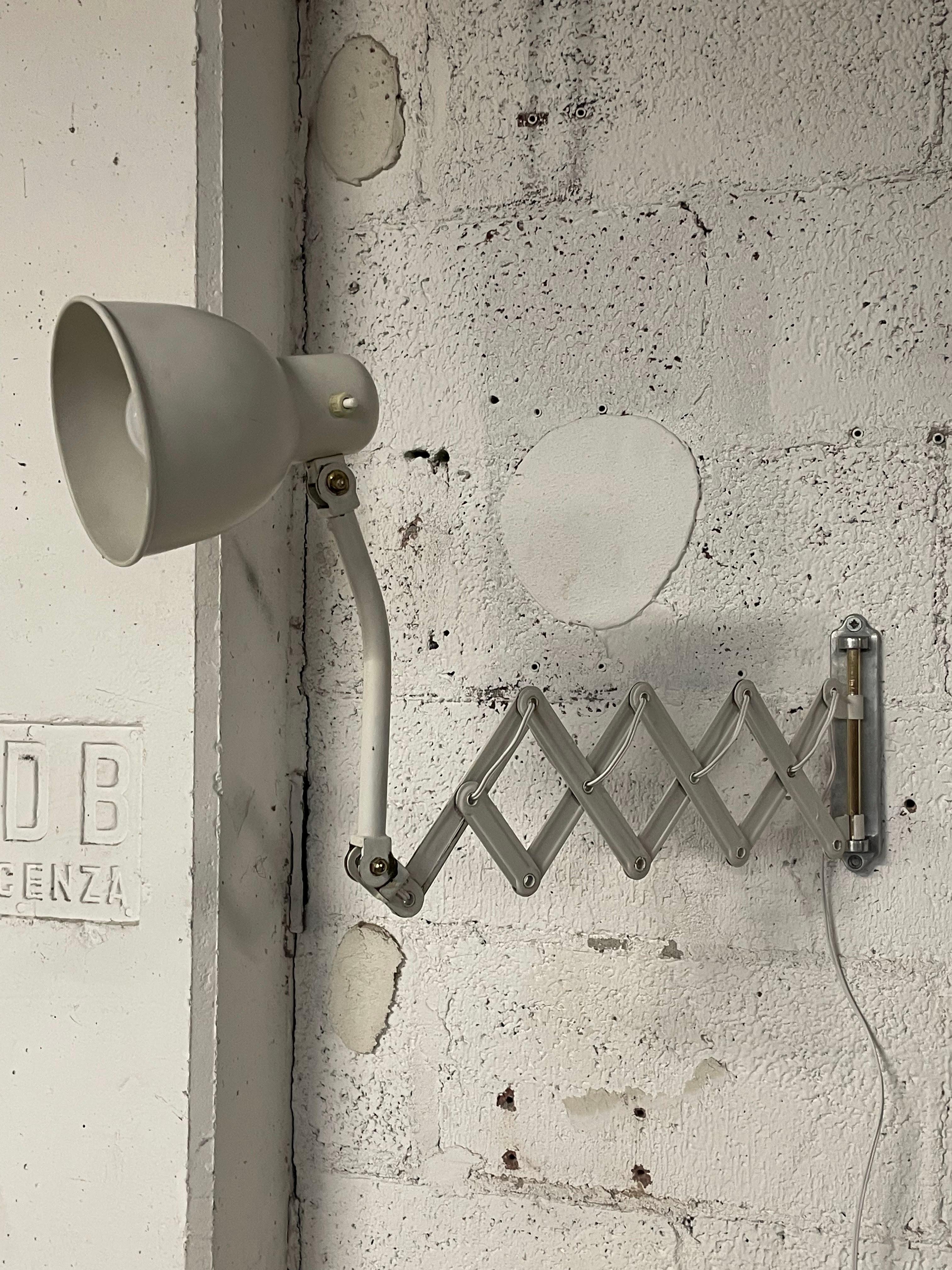 Pantograph wall lamp, 1950s For Sale 2