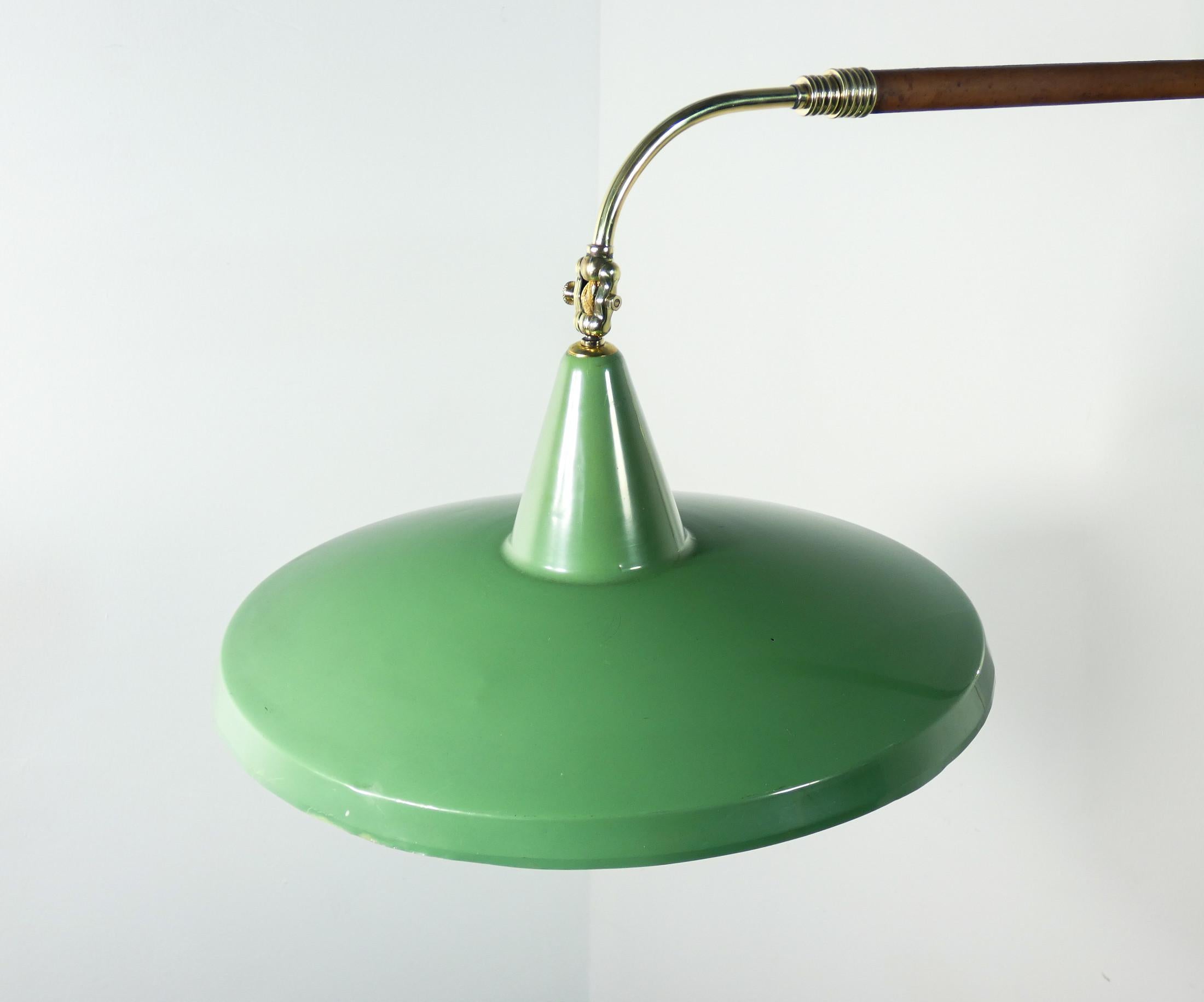 Lampada da parete con braccio estensibile e contrappeso, stile ARREDOLUCE. 1940s 3