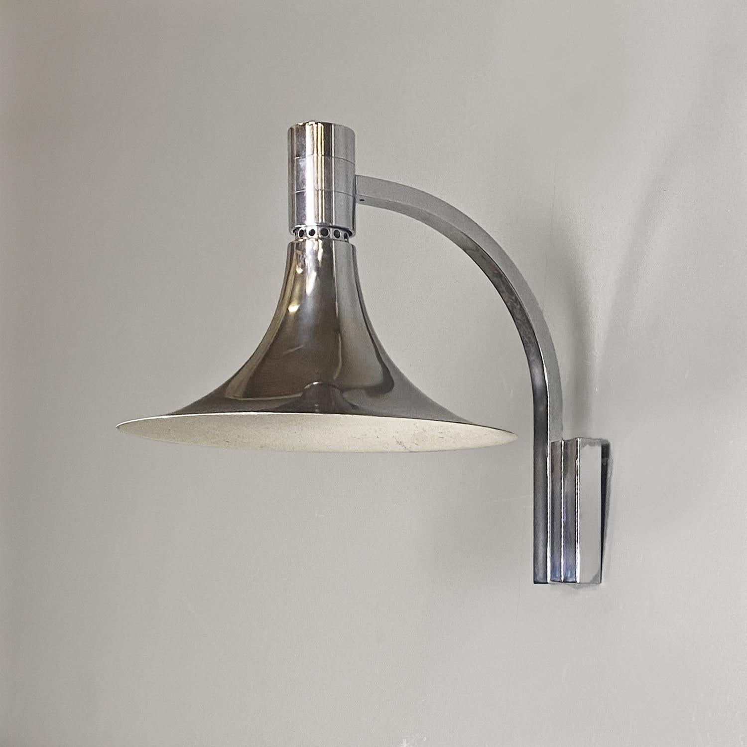 Steel AM/AS Italian wall lamp by Franco Albini and Franca Helg for SIrrah, 1969 For Sale