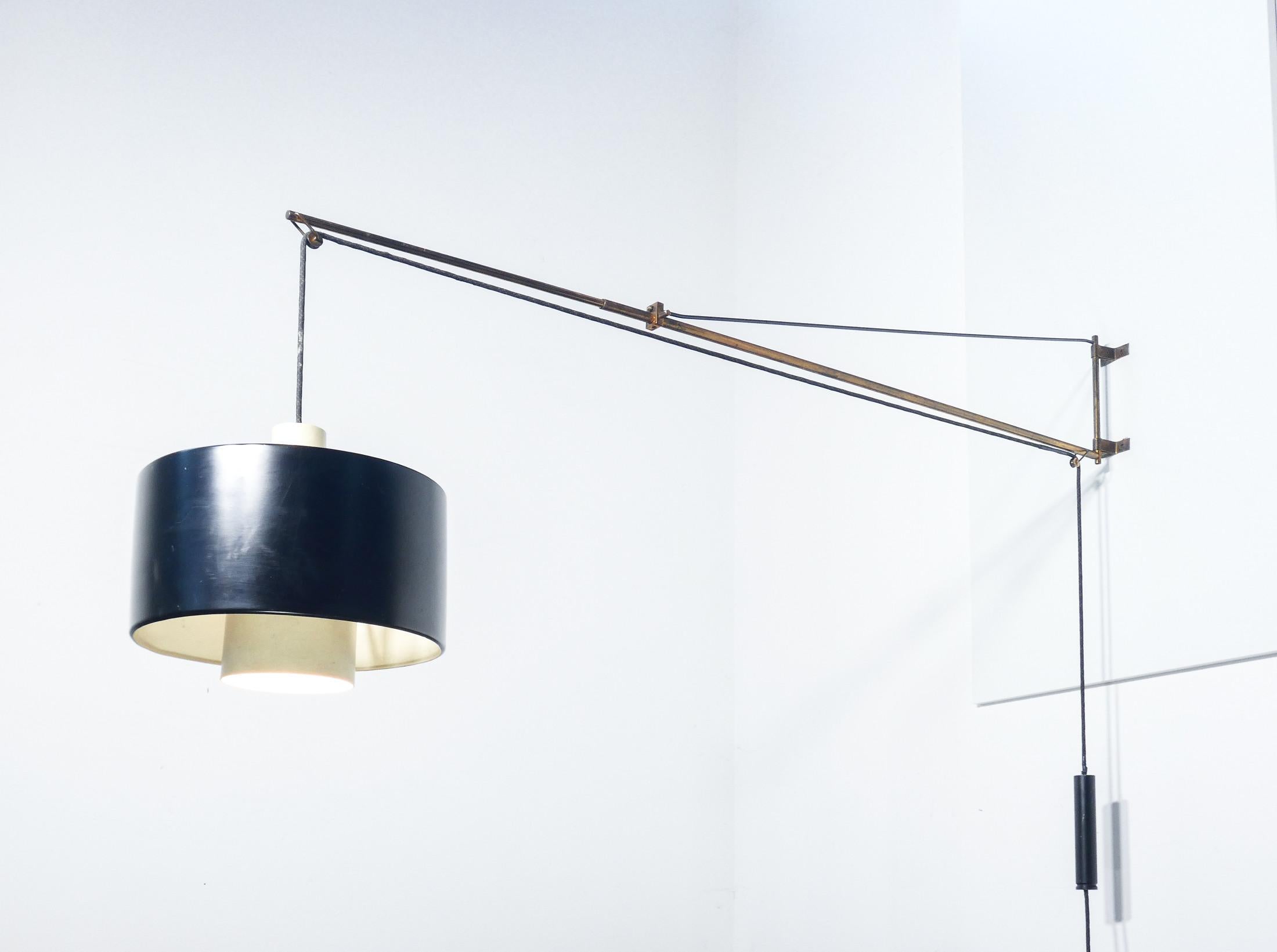 Wall light
mod. 2061
extensible and swiveling,
design Gaetano SCIOLARI
for STILNOVO.

ORIGIN
Italy

PERIOD
1950s

DESIGNER
Gaetano SCIOLARI
(1927-1994)

MARK
STILNOVO

MODEL
mod. 2061

MATERIALS
Aluminum, brass

DIMENSIONS
L 105 cm (extendable)
H 70