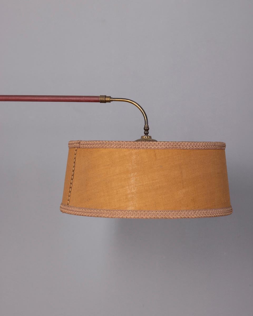 italien Lampada da parete vintage regolabile in ottone anni '50 design Italiano en vente