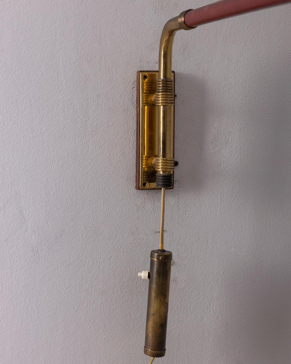 Lampada da parete vintage regolabile in ottone anni '50 design Italiano en vente 1