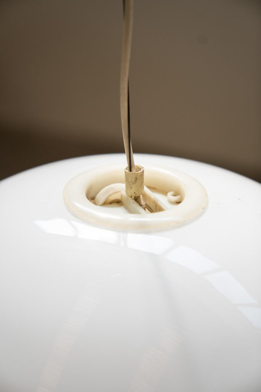 Lámpara de techo en blanco y negro  de Pier James y Aquiles 					Castiglioni pe Italian en venta