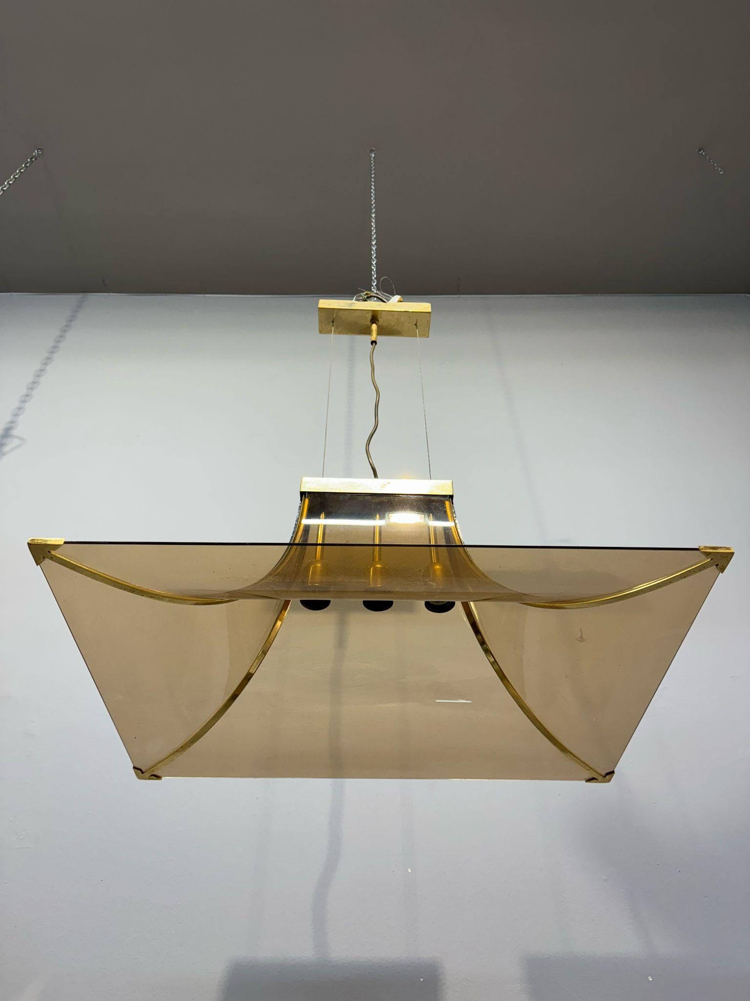 Italian Lampada da soffitto in vetro e ottone, anni '60 in vendita