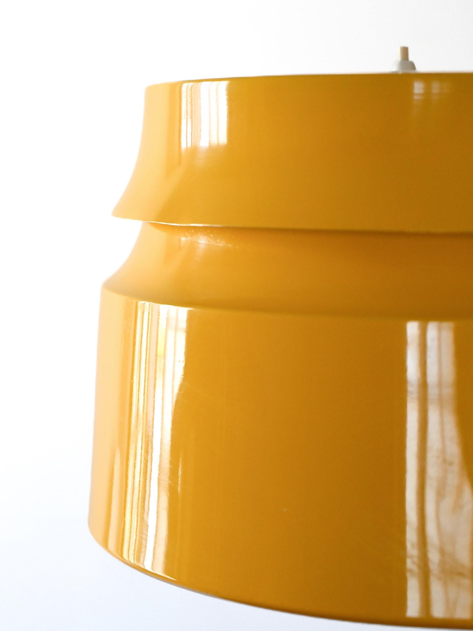 Plafonnier scandinave jaune des années 1960/70 Bon état - En vente à Brescia, IT