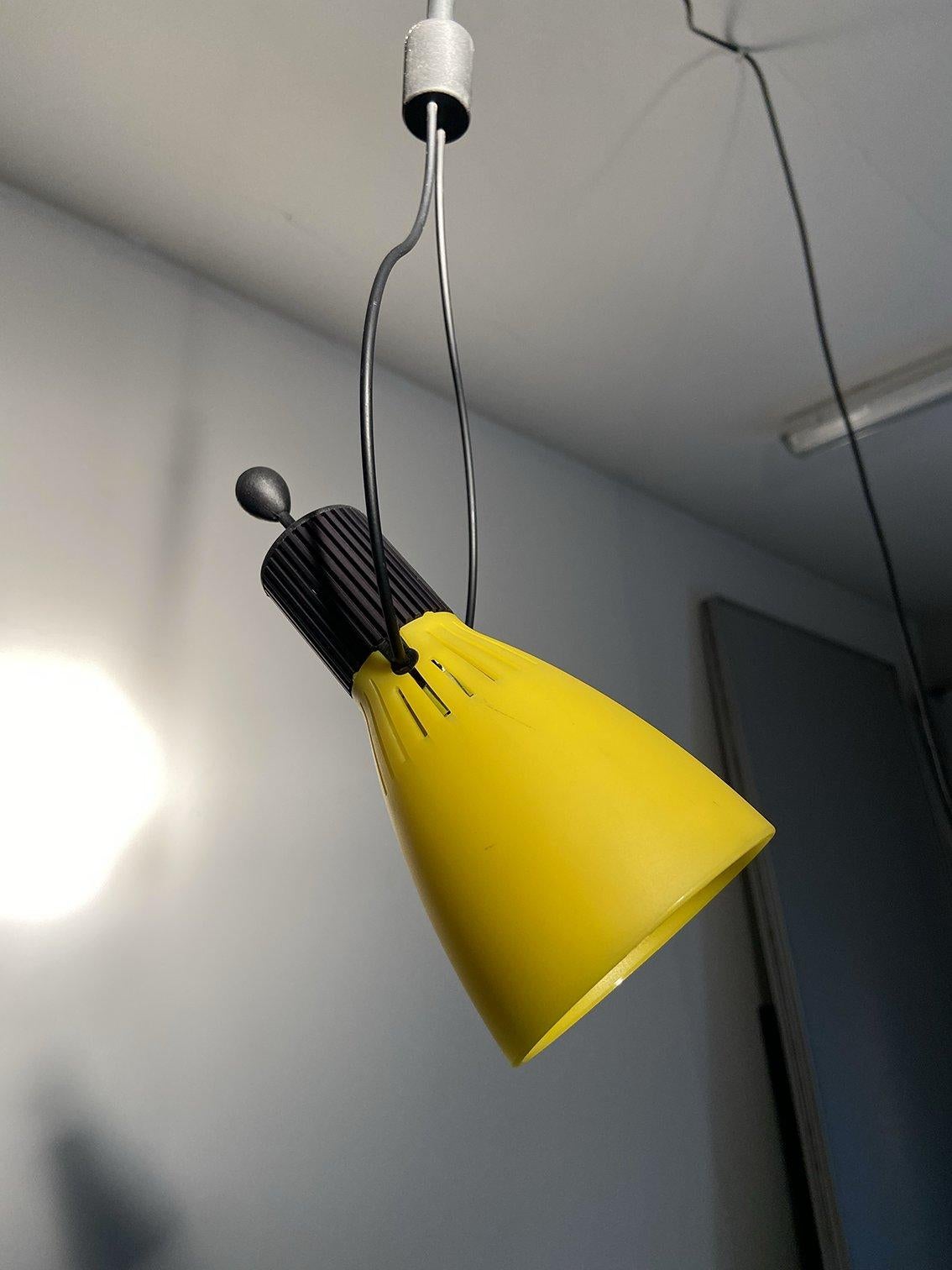 Plastica Lampada da sospensione Yellow Nunk di Carlo Forcolini prodotta da Nemo, 1993 in vendita