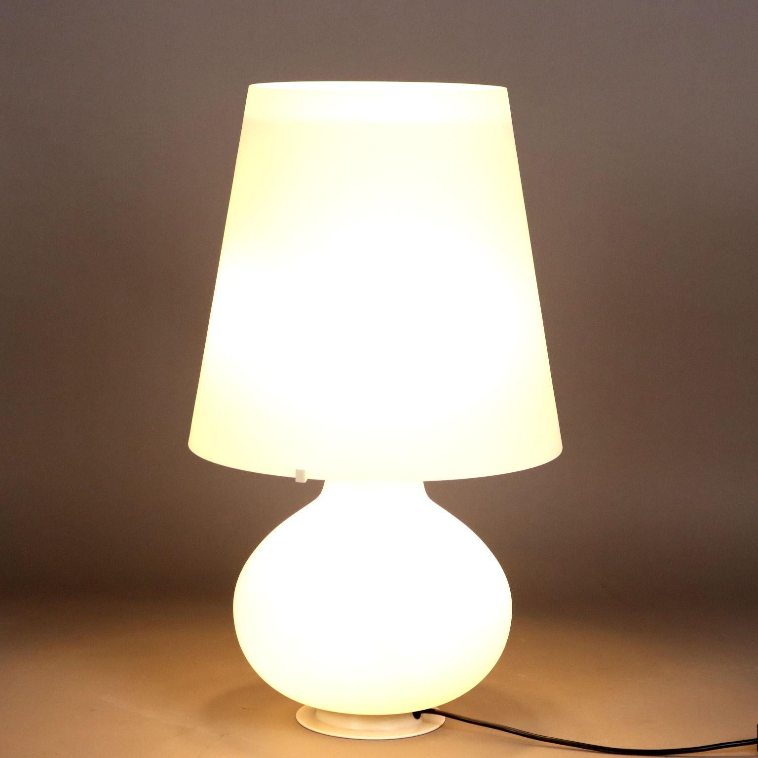 White opal glass table lamp. 