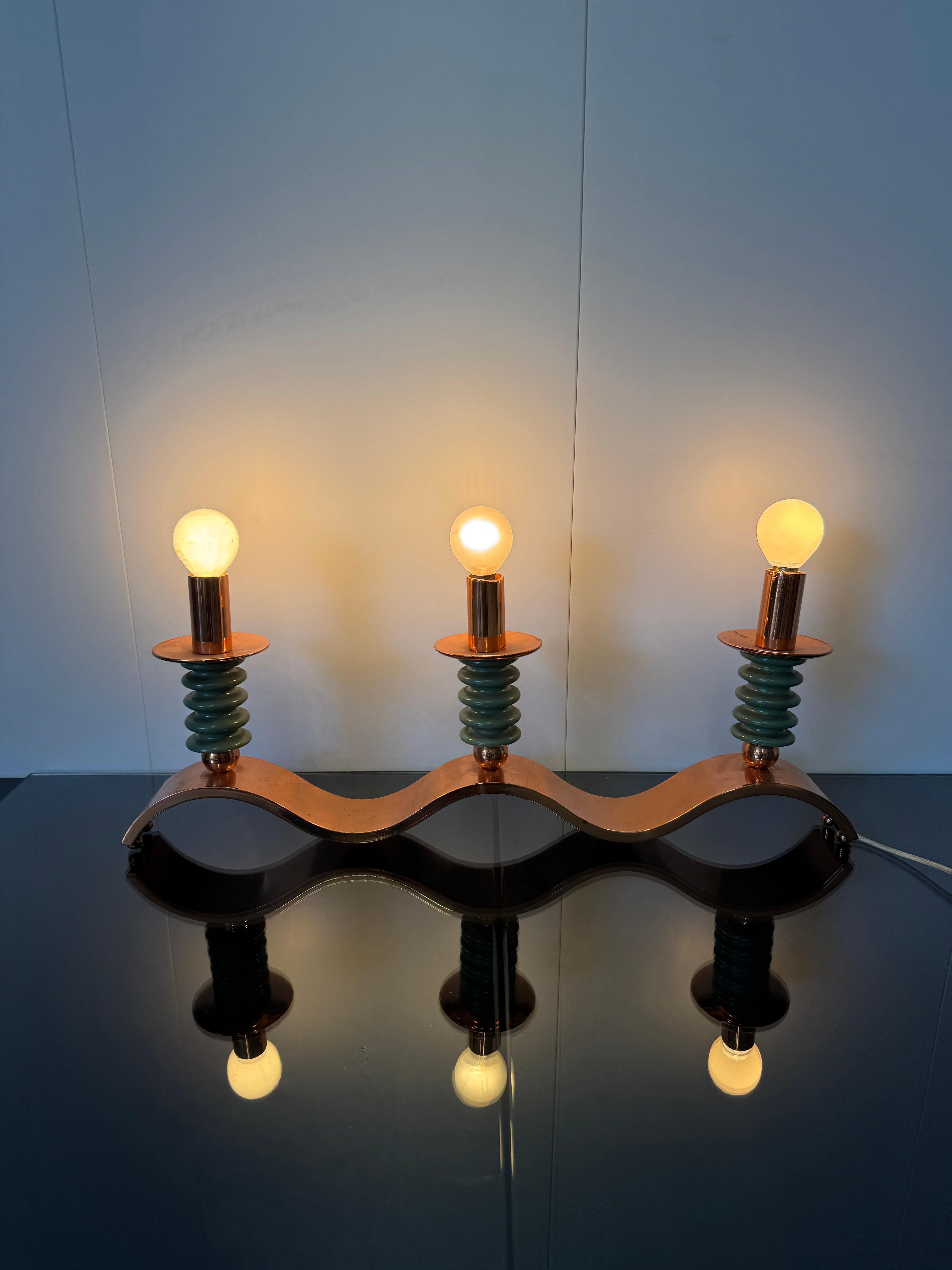 Metallo Lampada da tavolo a tre luci, Prod. Italiana anni '40 in vendita
