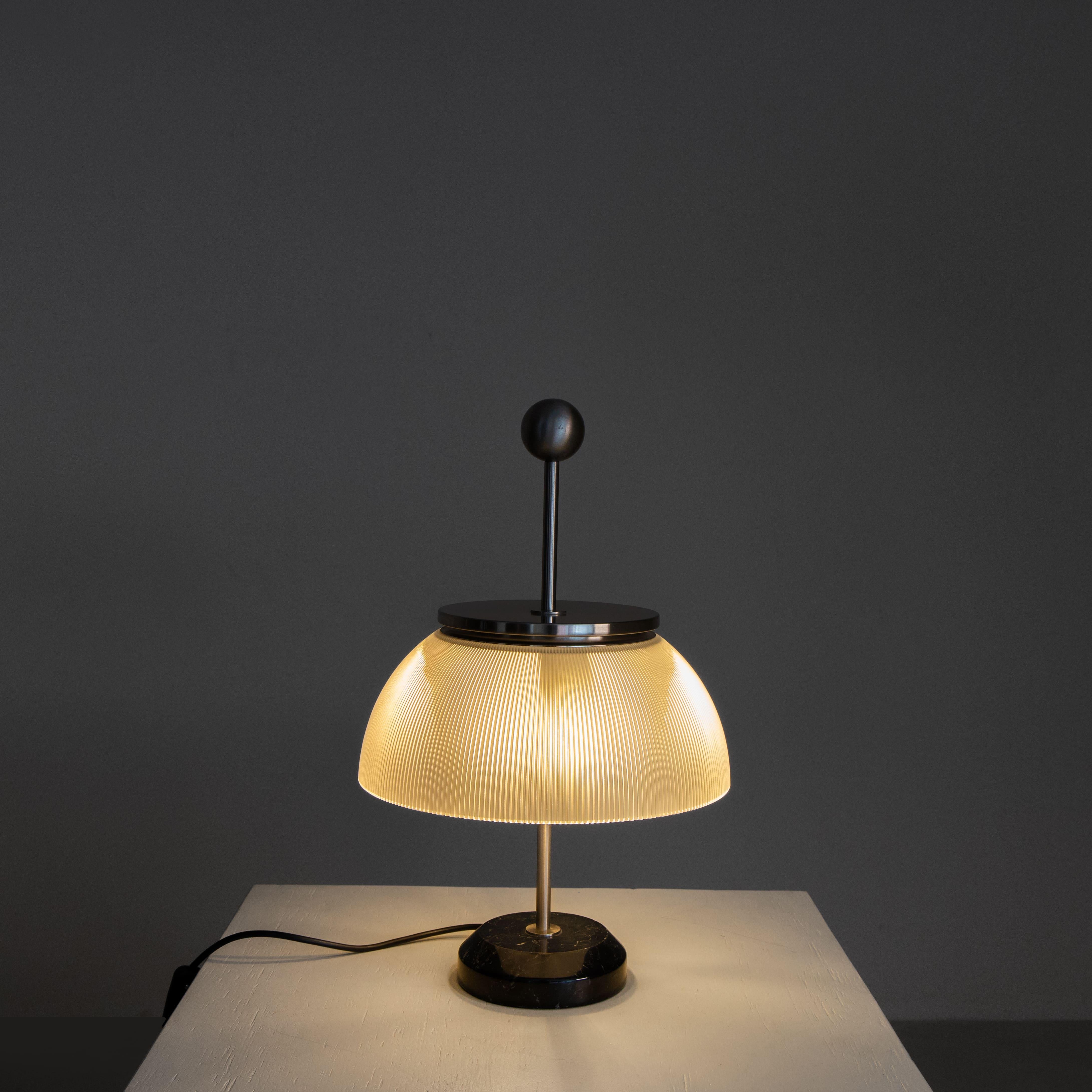 Lampada da tavolo Alfa, Sergio Mazza, Artemide Italian en venta