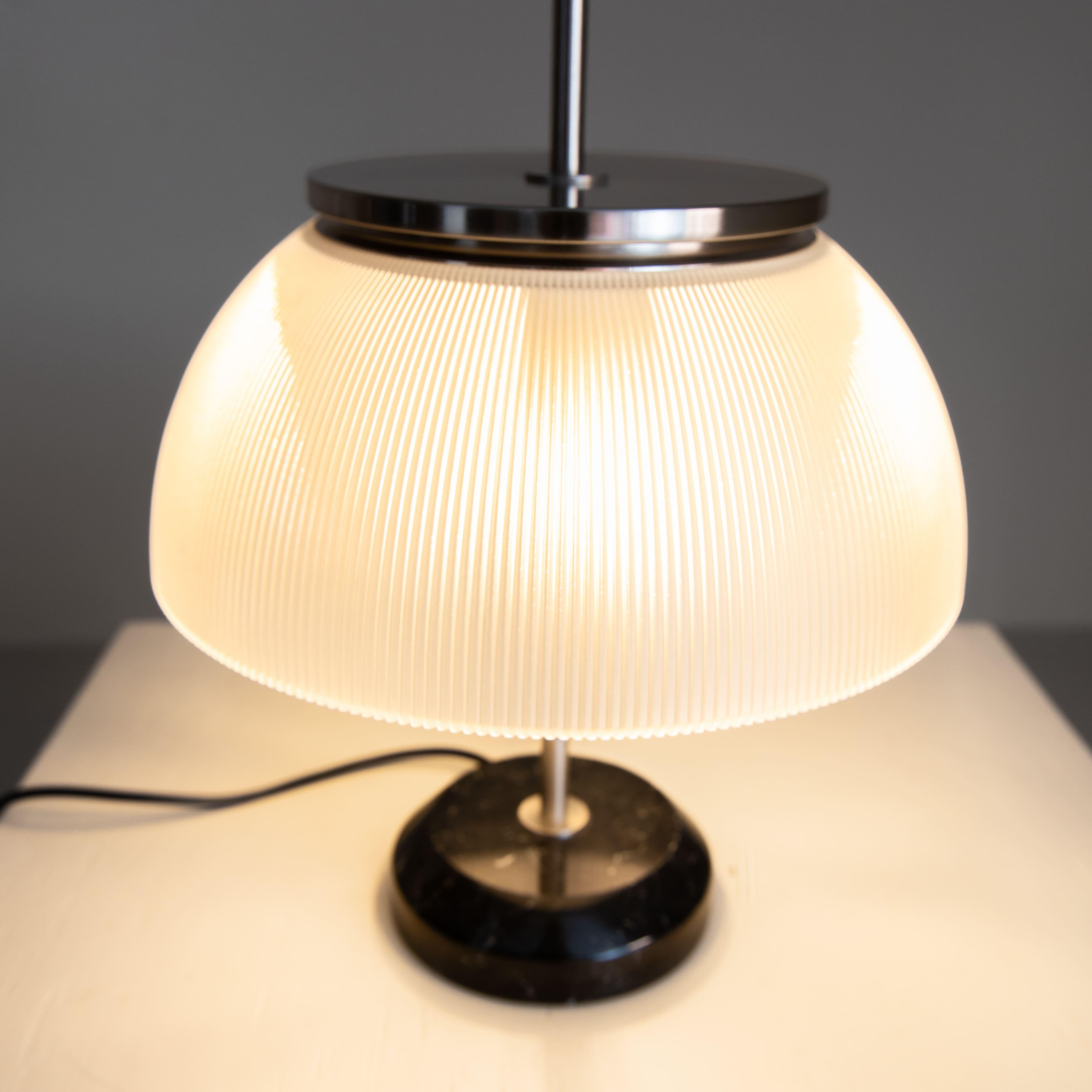 Lampada da tavolo Alfa, Sergio Mazza, Artemide en venta 1