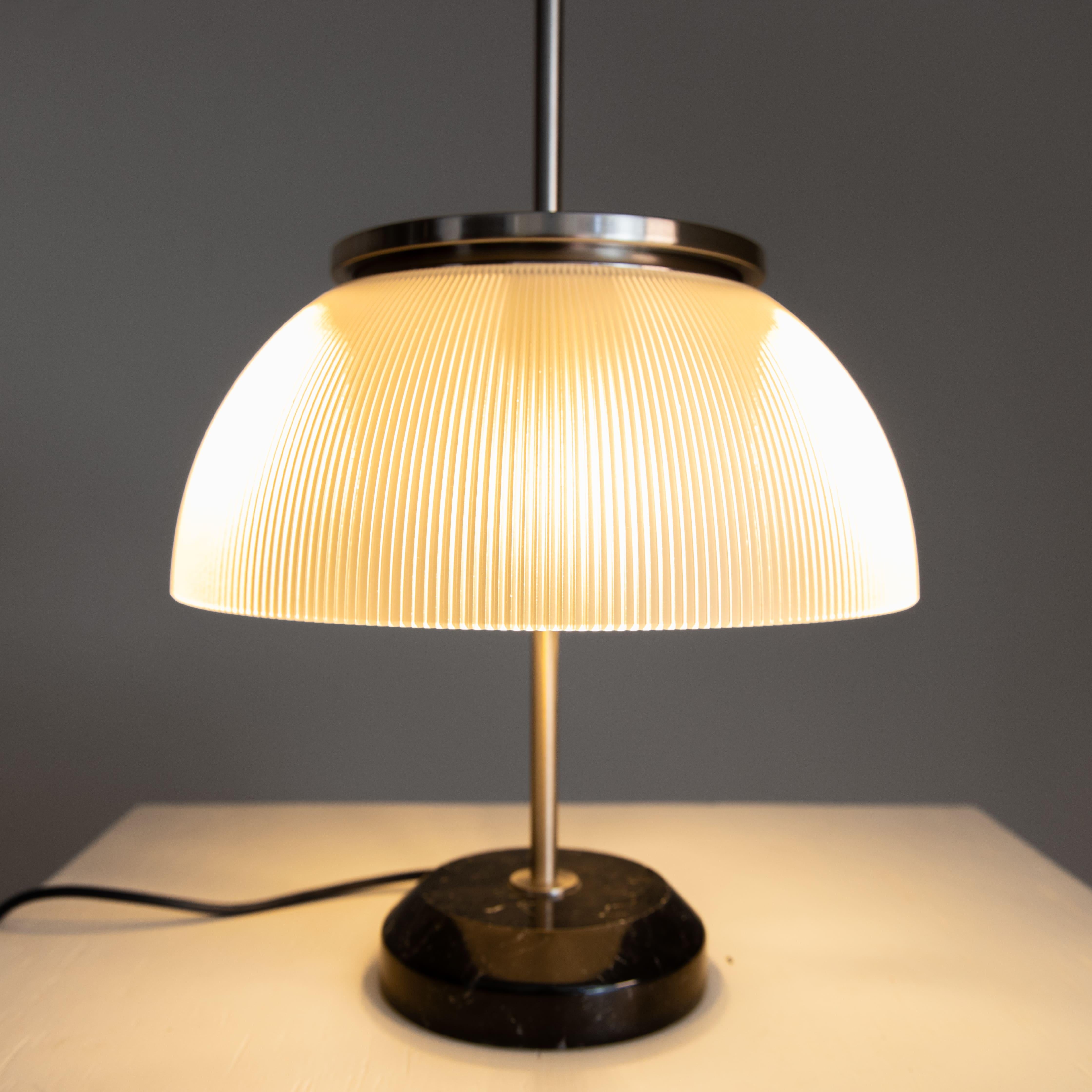 Lampada da tavolo Alfa, Sergio Mazza, Artemide en venta 2