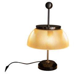 Lampada da tavolo Alfa, Sergio Mazza, Artemide