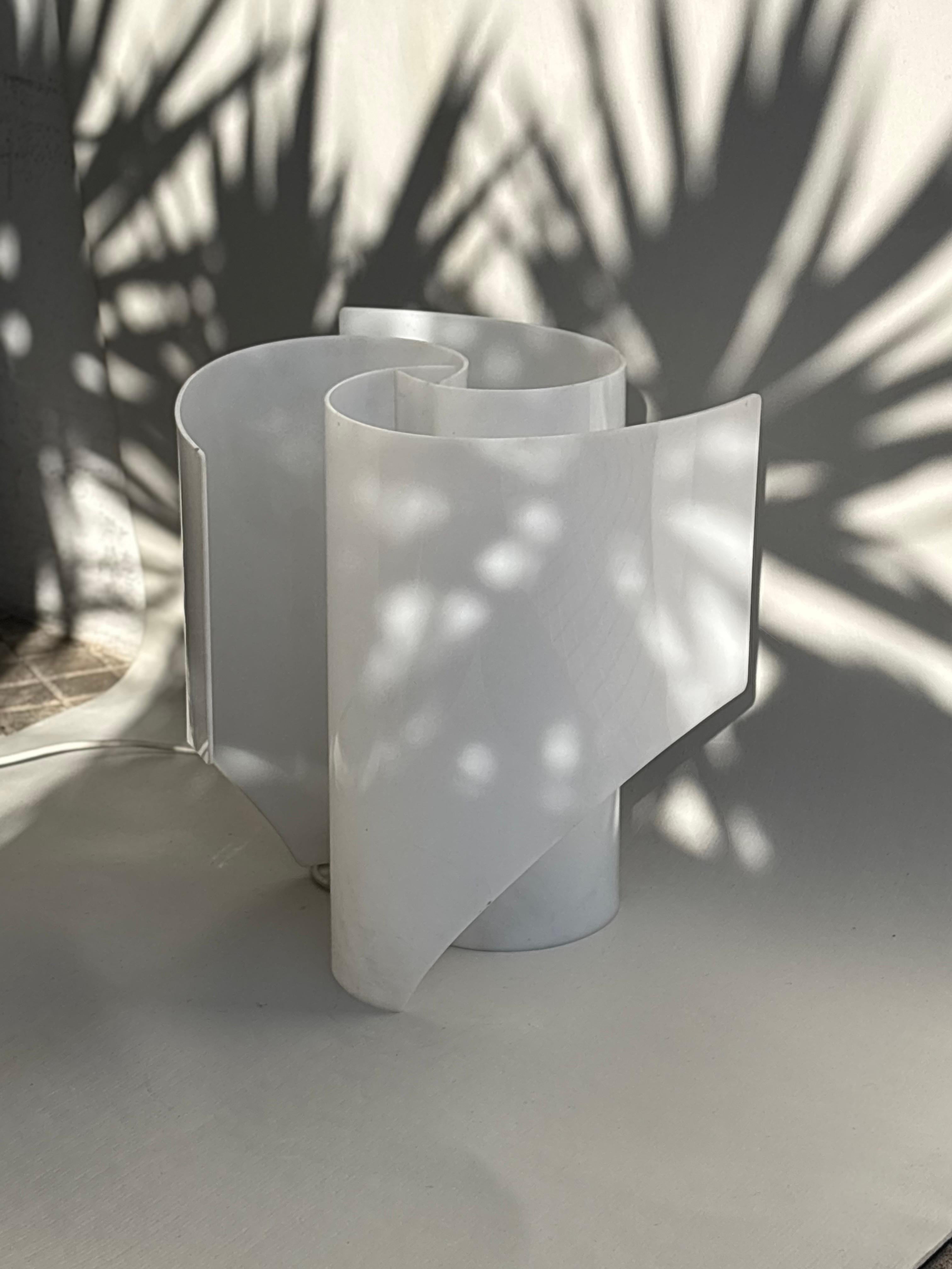 Lampada mod. ''Anemone'' di Piero Bocci per Valenti Luce, Italia, años sesenta.