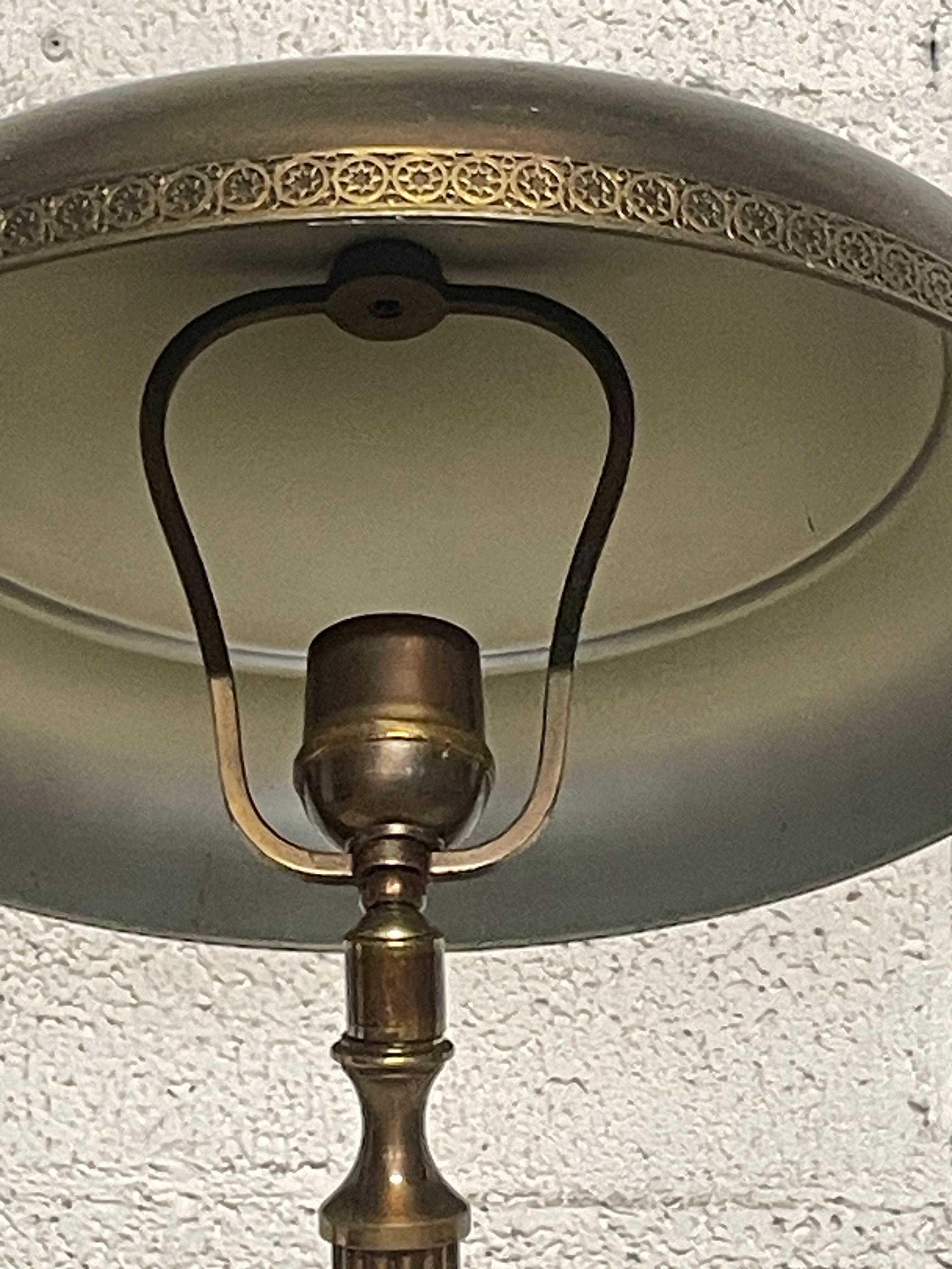 Lampada da tavolo anni '40 in ottone en venta 6