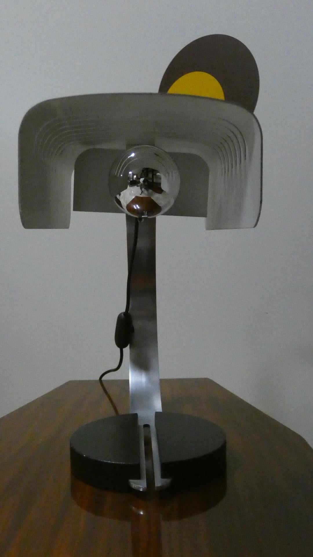 Steel 1970s table lamp by Linea T For Sale